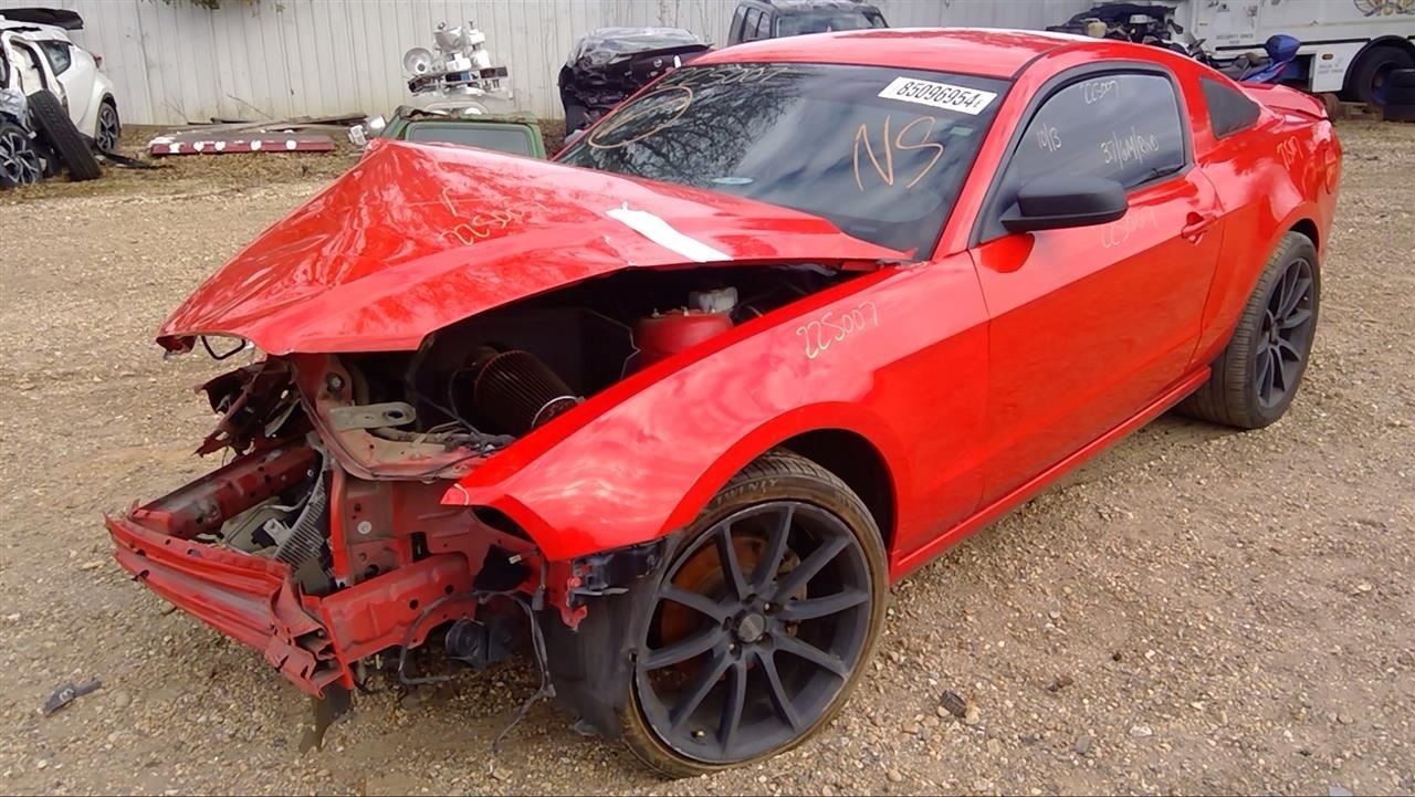 (LOCAL PICKUP ONLY) Driver Left Fender Base V6 Fits 10-14 MUSTANG 1208155
