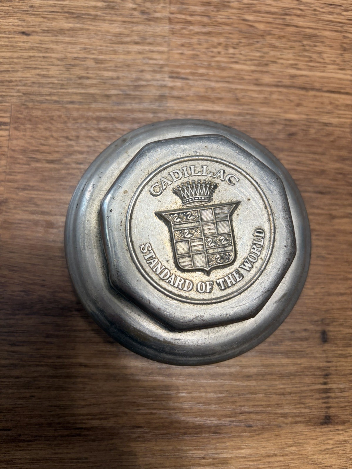 Antique Cadillac Standard of the World Grease Cap Brass Car Dust Cover Hub Logo