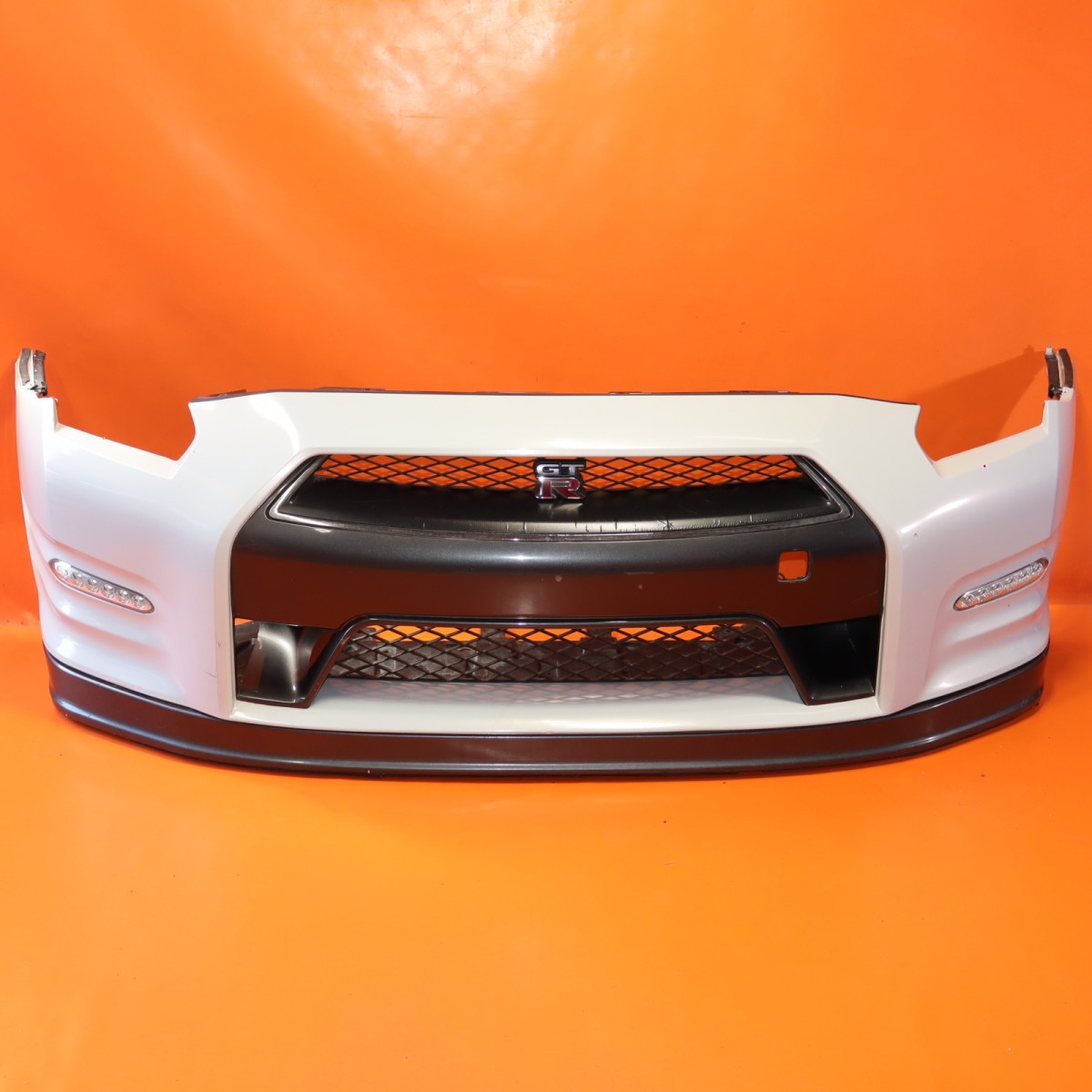 NISSAN GT-R FRONT BUMPER 2012 2013 2014 2015 2016 FBM22-KB60H OEM