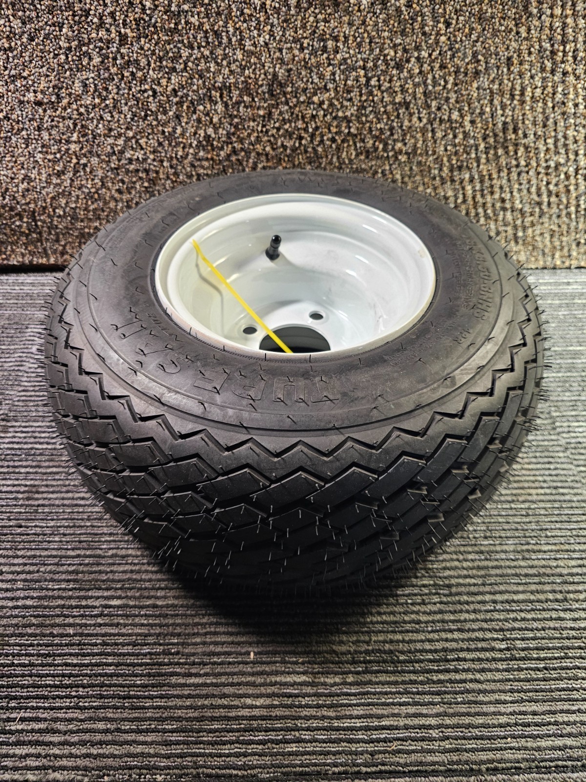 (QTY 2) Arisun Turf Sail 18x8.50-8 Golf Cart Tubeless Tire & Wheel 4 Ply 4 Lug