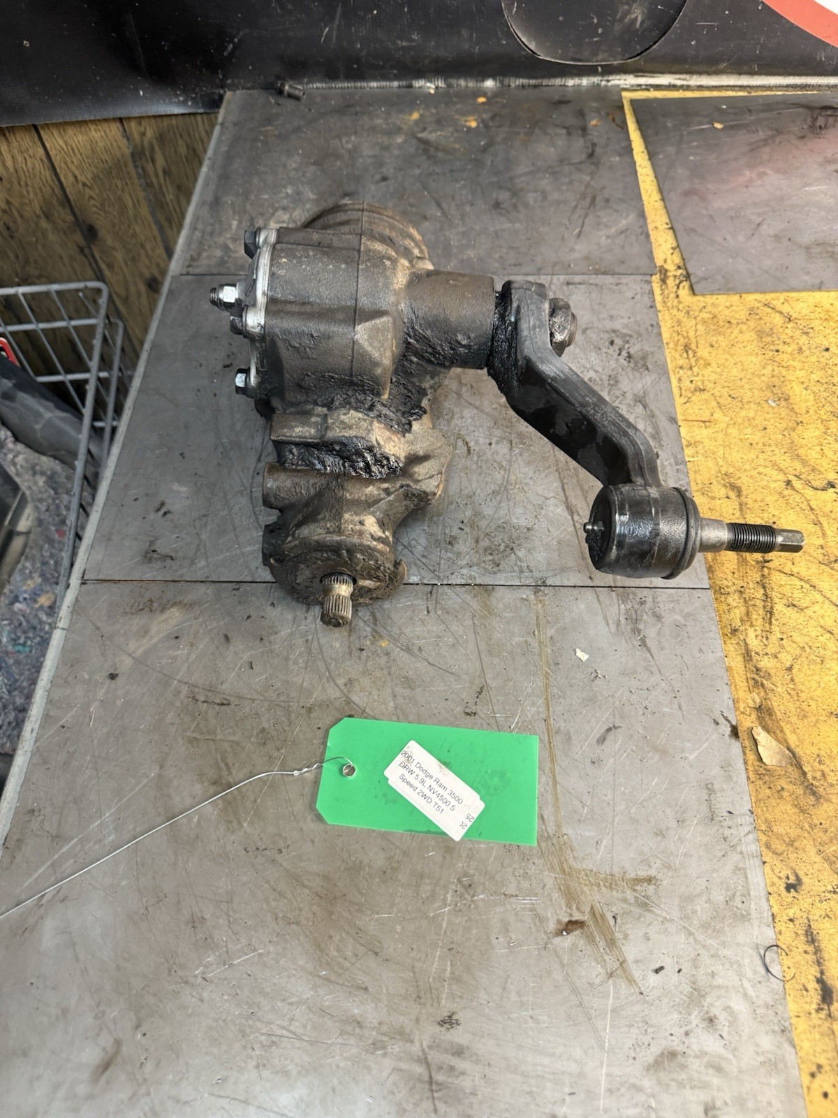 USED 02 RAM 3500 2WD Pwr Strg GEAR BOX P52113611AG 00-0 2500/3500 Shipped USED 02 RAM 3500 2WD Pwr Strg GEAR BOX P52113611AG 00-0 2500/3500 Shipped