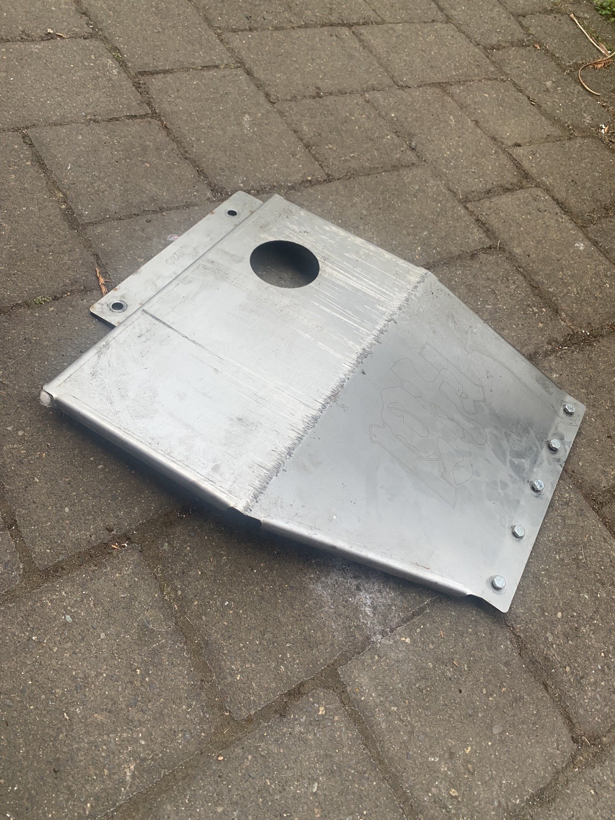 1984-1993 BMW E30 325 Front Under Carriage Aggregate Protective Skid Plate OEM 1984-1993 BMW E30 325 Front Under Carriage Aggregate Protective Skid Plate OEM