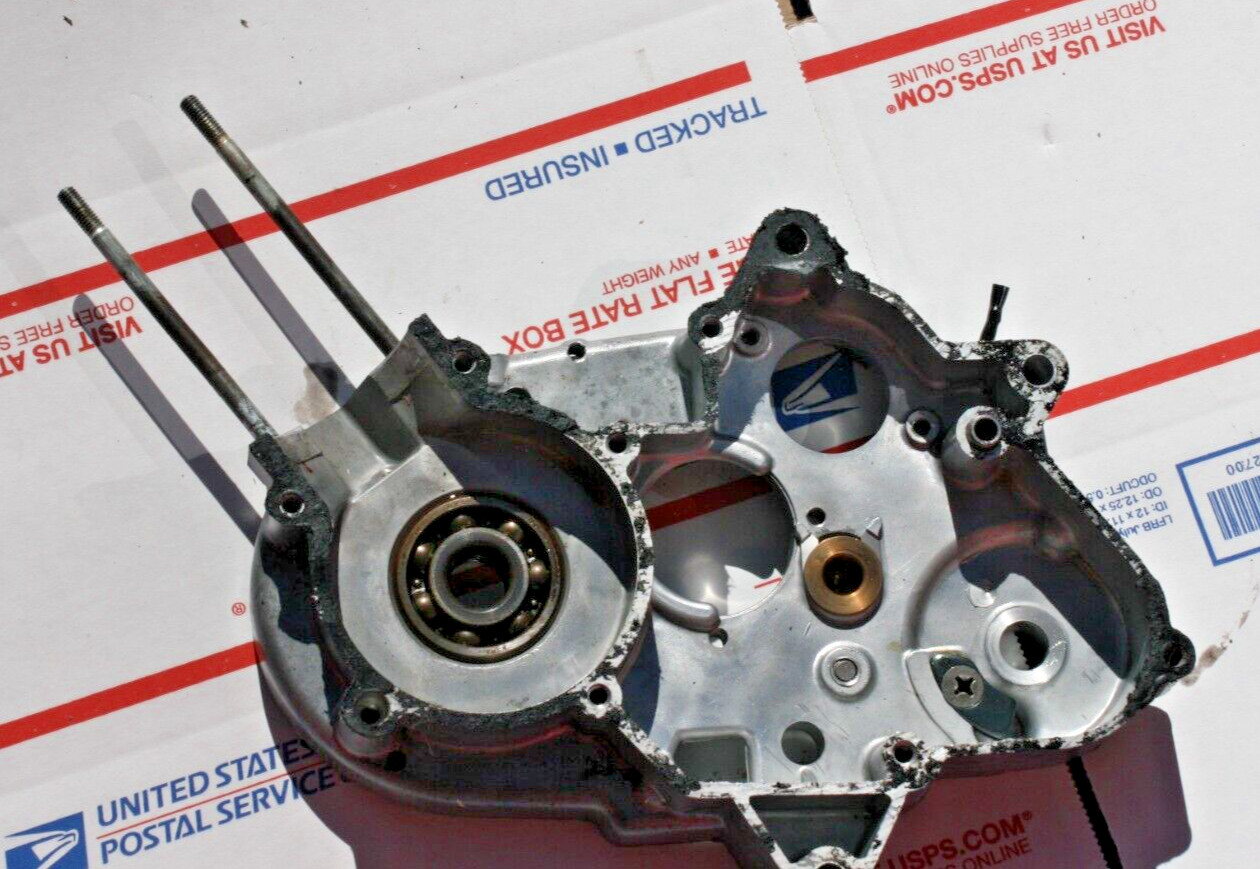 1963-64 SUZUKI M12 50cc OEM ENGINE CASE /VIN # M10-305976 1963-64 SUZUKI M12 50cc OEM ENGINE CASE /VIN # M10-305976