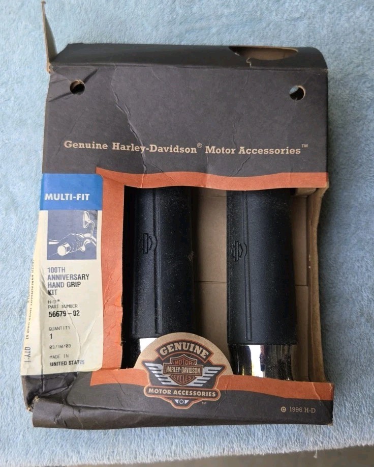 100TH ANNIVERSARY HAND GRIP KIT HARLEY DAVIDSON MULTI-FIT CHROME NEW OLD STOCK 100TH ANNIVERSARY HAND GRIP KIT HARLEY DAVIDSON MULTI-FIT CHROME NEW OLD STOCK