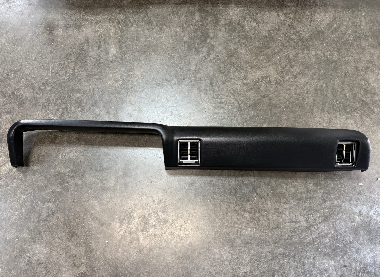 1968 Buick Wildcat Dash Pad Original Nice Used Black 1968 Buick Wildcat Dash Pad Original Nice Used Black