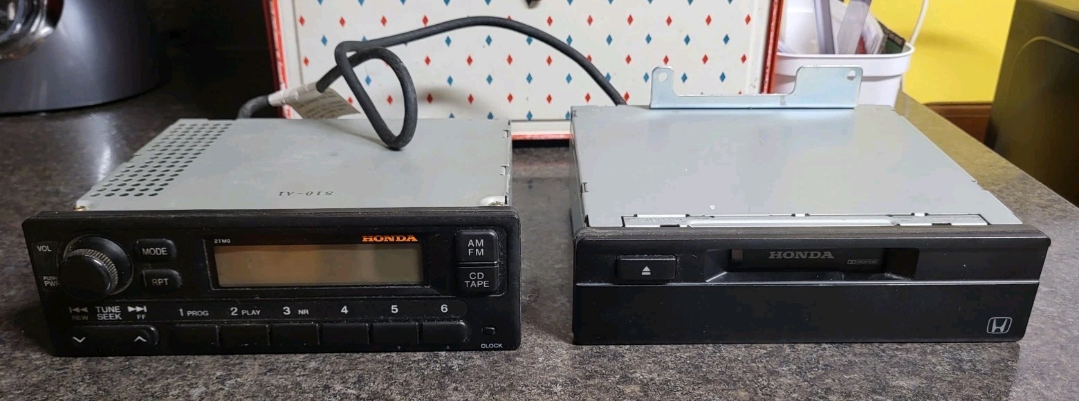 OEM 1990's Honda AM/FM Car Stereo & Tape Deck 08A03-573-110 Untested NICE COND OEM 1990's Honda AM/FM Car Stereo & Tape Deck 08A03-573-110 Untested NICE COND