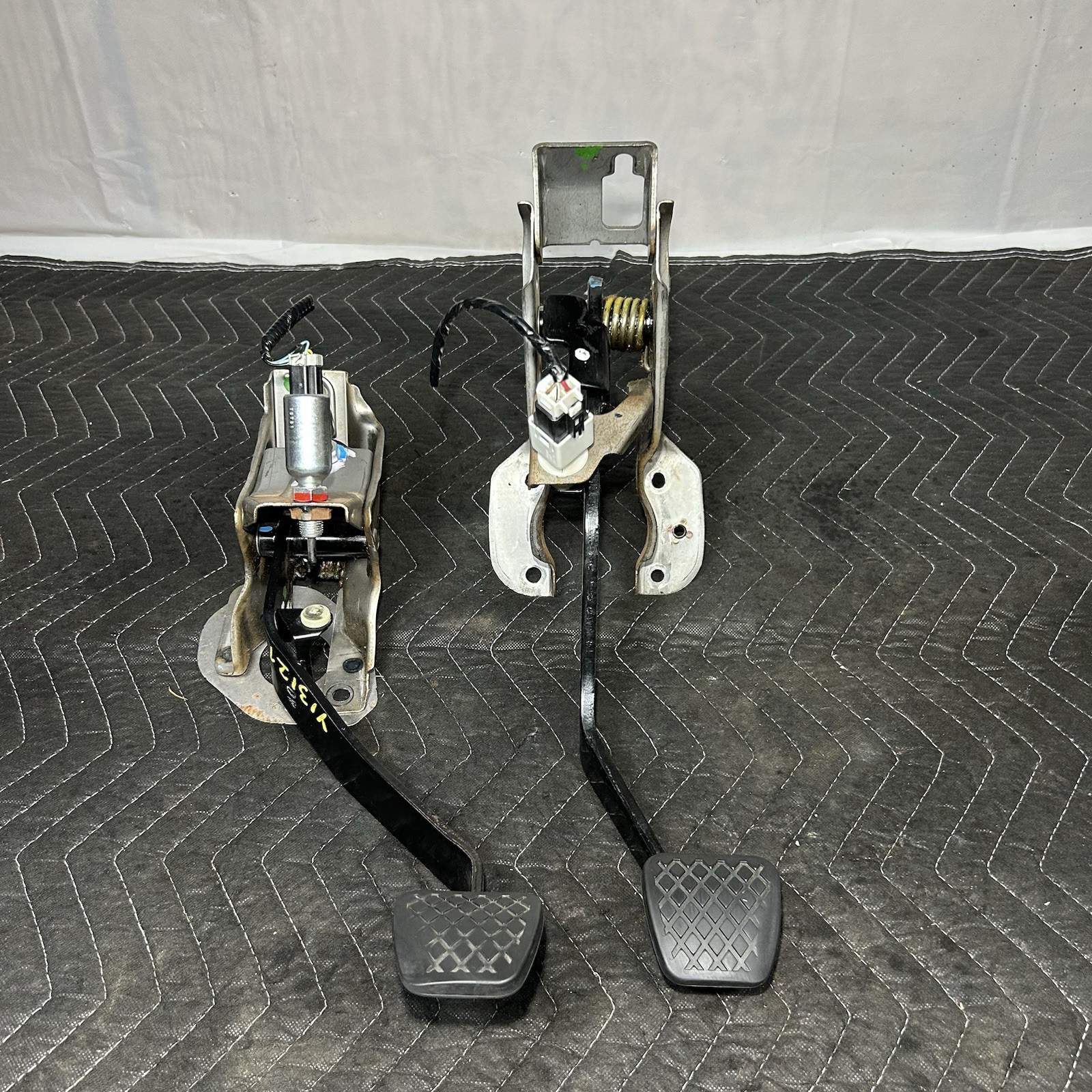 04-08 Acura TSX 03-07 Honda Accord Manual Clutch Pedal + Switches 5/6 Speed OEM