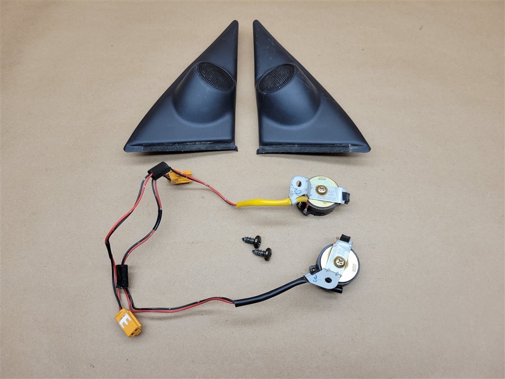 96-02 Toyota 4Runner Tacoma Door Mounted Tweeters w/Mirror Trim Covers 96-02 Toyota 4Runner Tacoma Door Mounted Tweeters w/Mirror Trim Covers