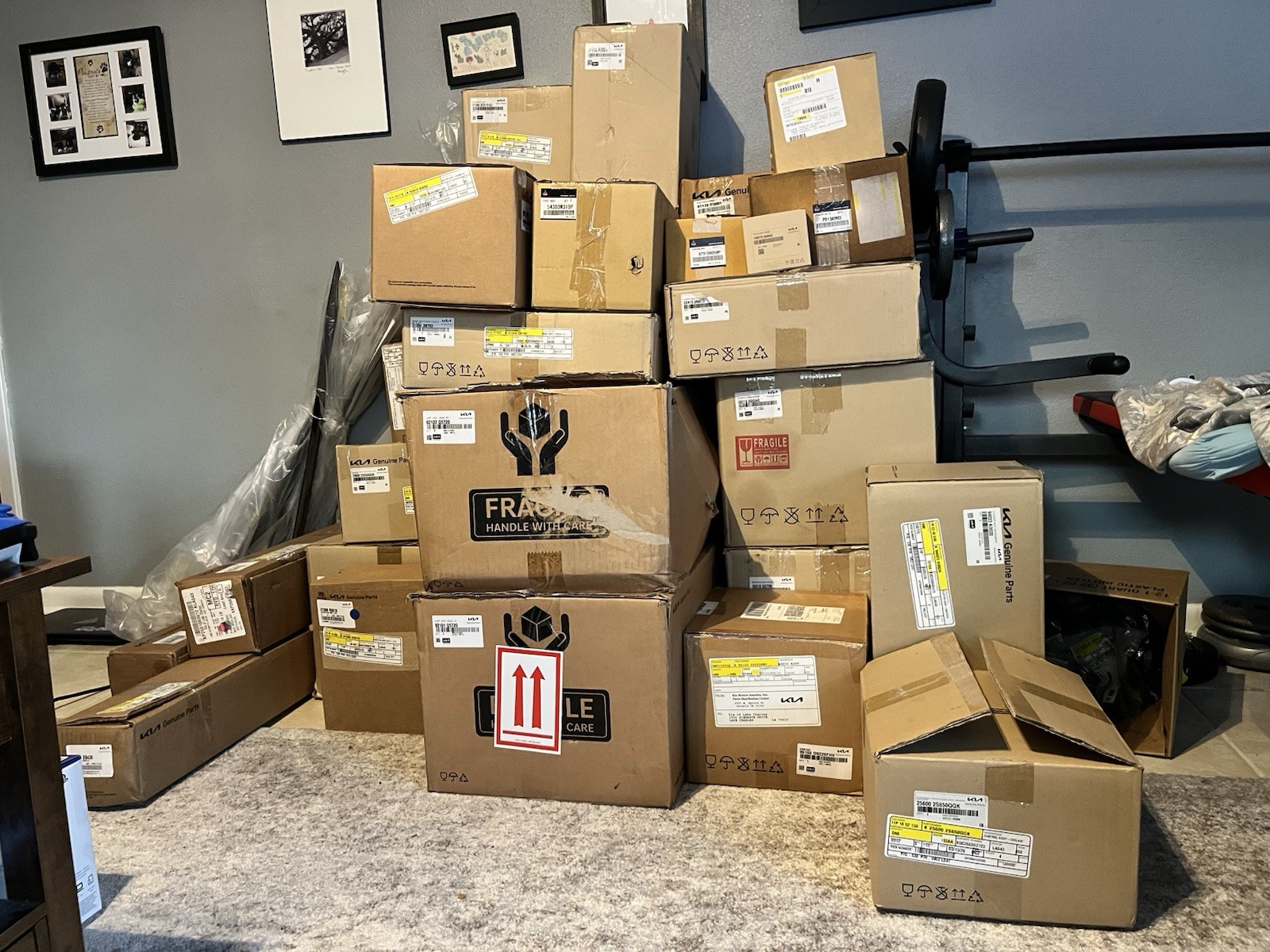 Assorted Lot Genuine KIA and Mitsubishi Car Parts Direct From Manufacturer Assorted Lot Genuine KIA and Mitsubishi Car Parts Direct From Manufacturer