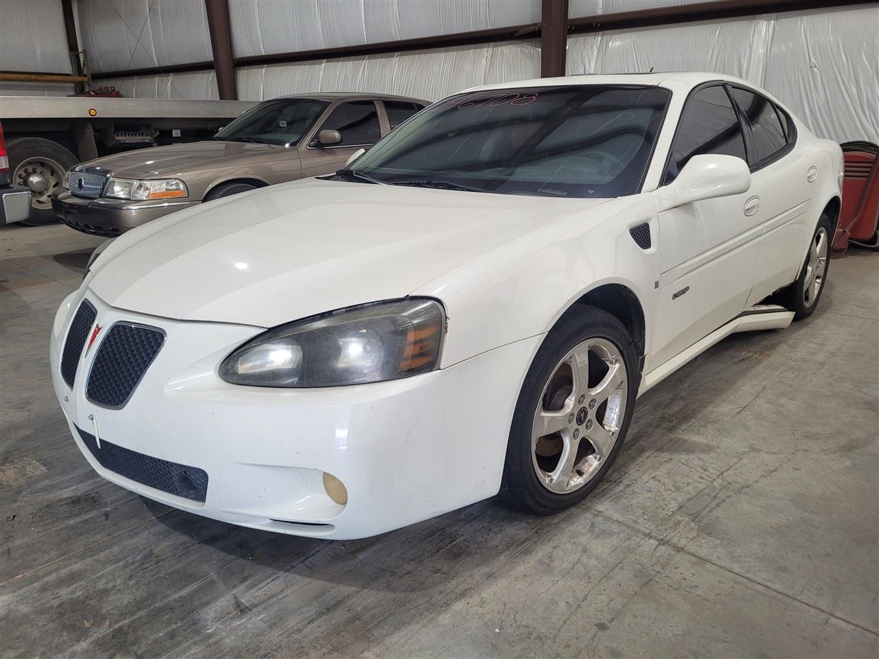 Grille GXP Lower Fits 05-08 GRAND PRIX 1124149 Grille GXP Lower Fits 05-08 GRAND PRIX 1124149