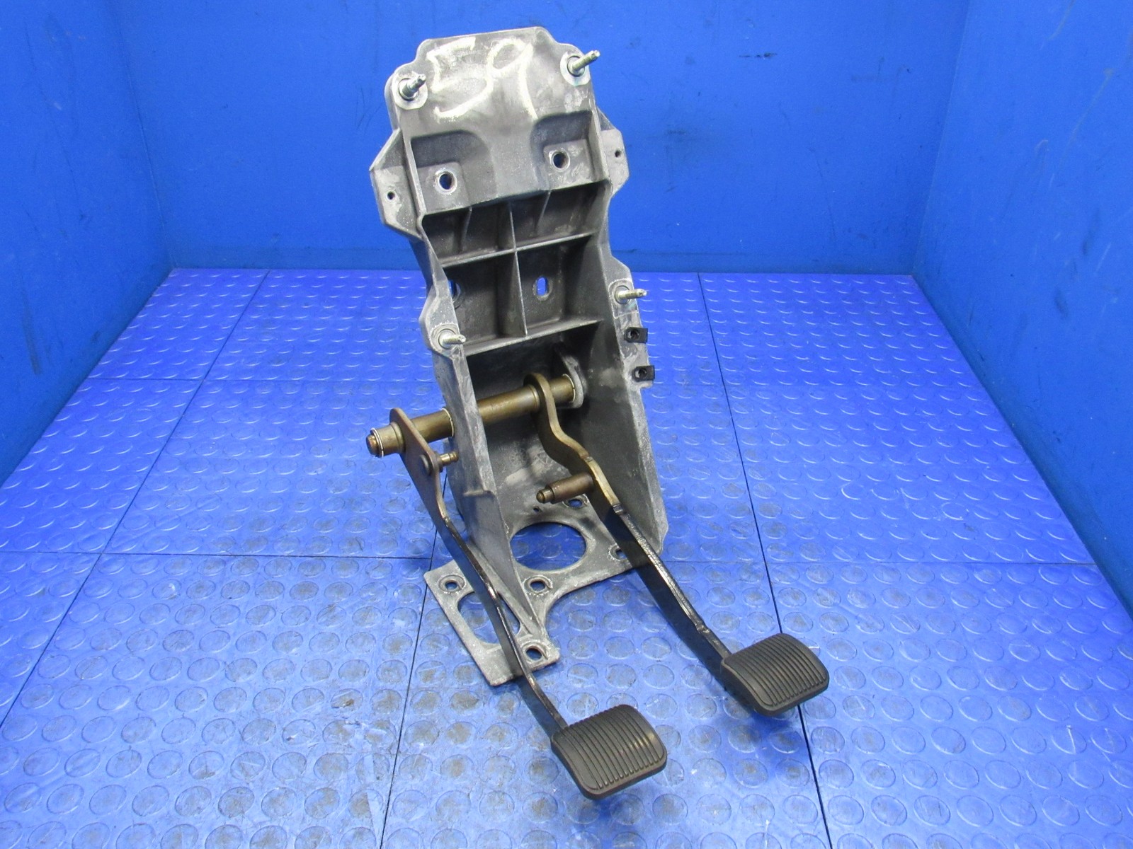 01-04 Dodge Dakota 5-Speed Manual Transmission MT Brake Clutch Pedal Set 3363 01-04 Dodge Dakota 5-Speed Manual Transmission MT Brake Clutch Pedal Set 3363
