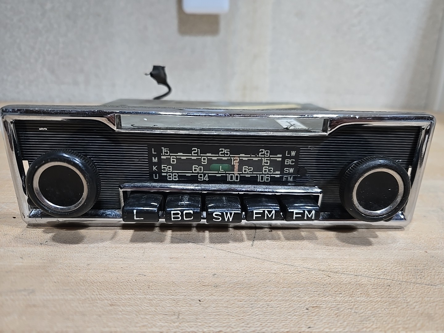 Vintage Mercedes Becker Autoradio Grand Prix Radio FM Stereo BC SW Untested