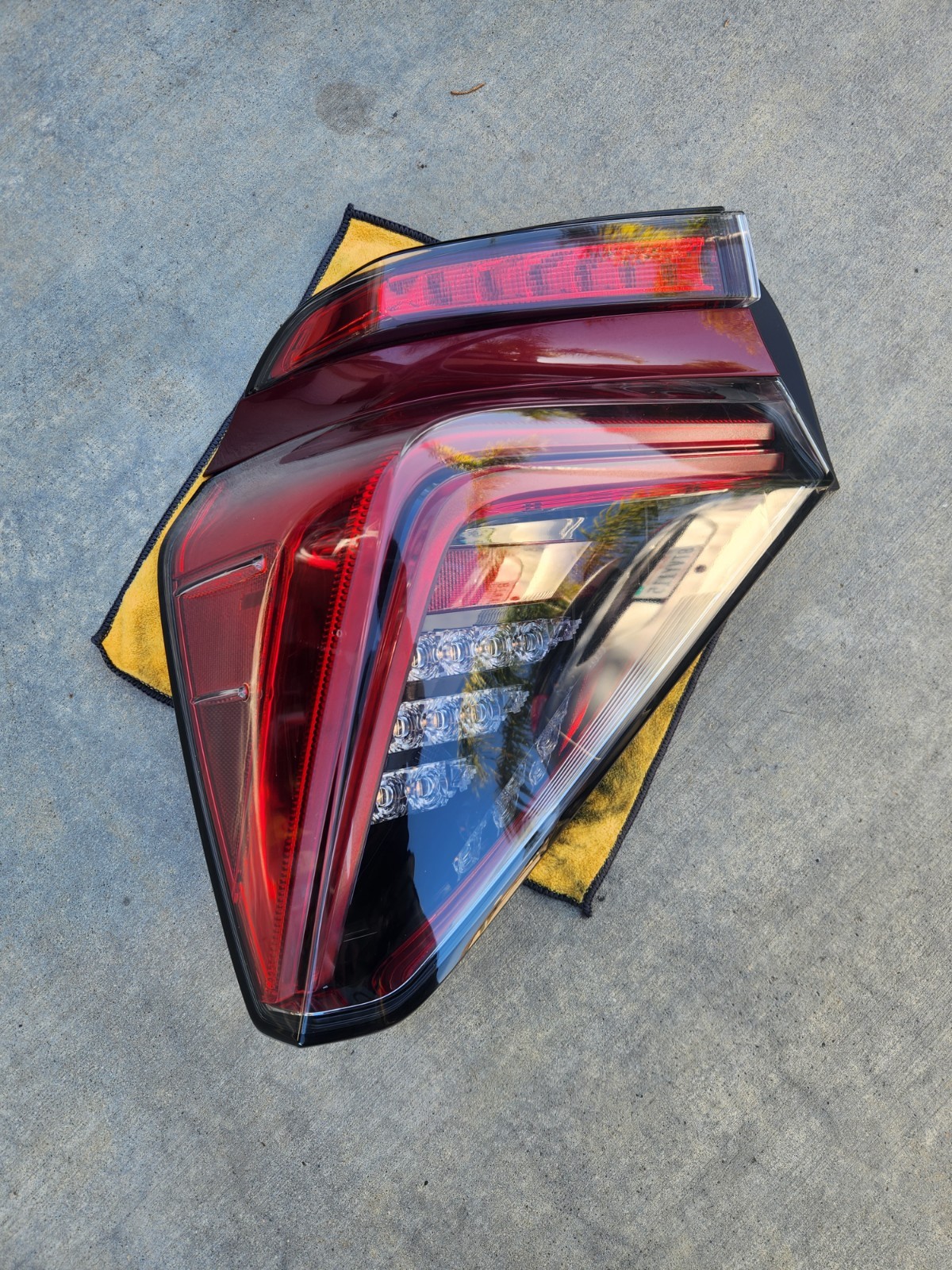 2016-2020 Toyota Mirai Taillight Left Driver Side Oem Red