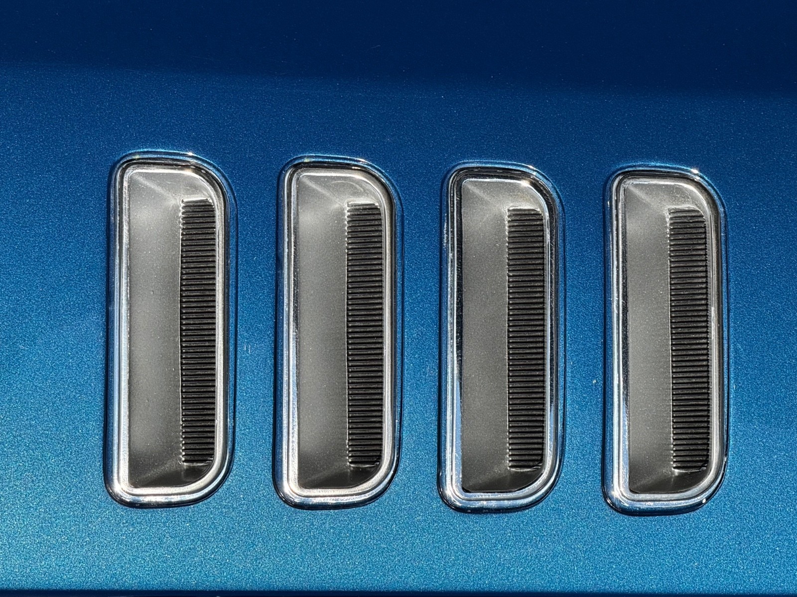 Professional Graphic Vinyl 1971 Cuda Gills Professional Graphic Vinyl 1971 Cuda Gills