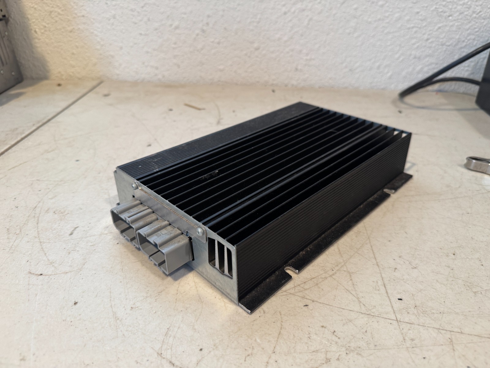 2002-2005 VW Passat Monsoon Audio Amplifier AMP OEM 3B0035456 3B0 035 456