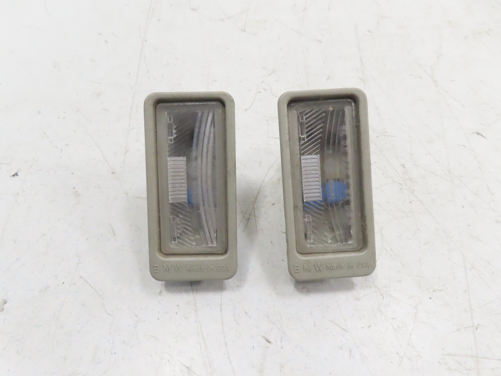 1996-2002 BMW Z3 E36 #1335 Light Lamp Pair License Plate 63268389577 1996-2002 BMW Z3 E36 #1335 Light Lamp Pair License Plate 63268389577