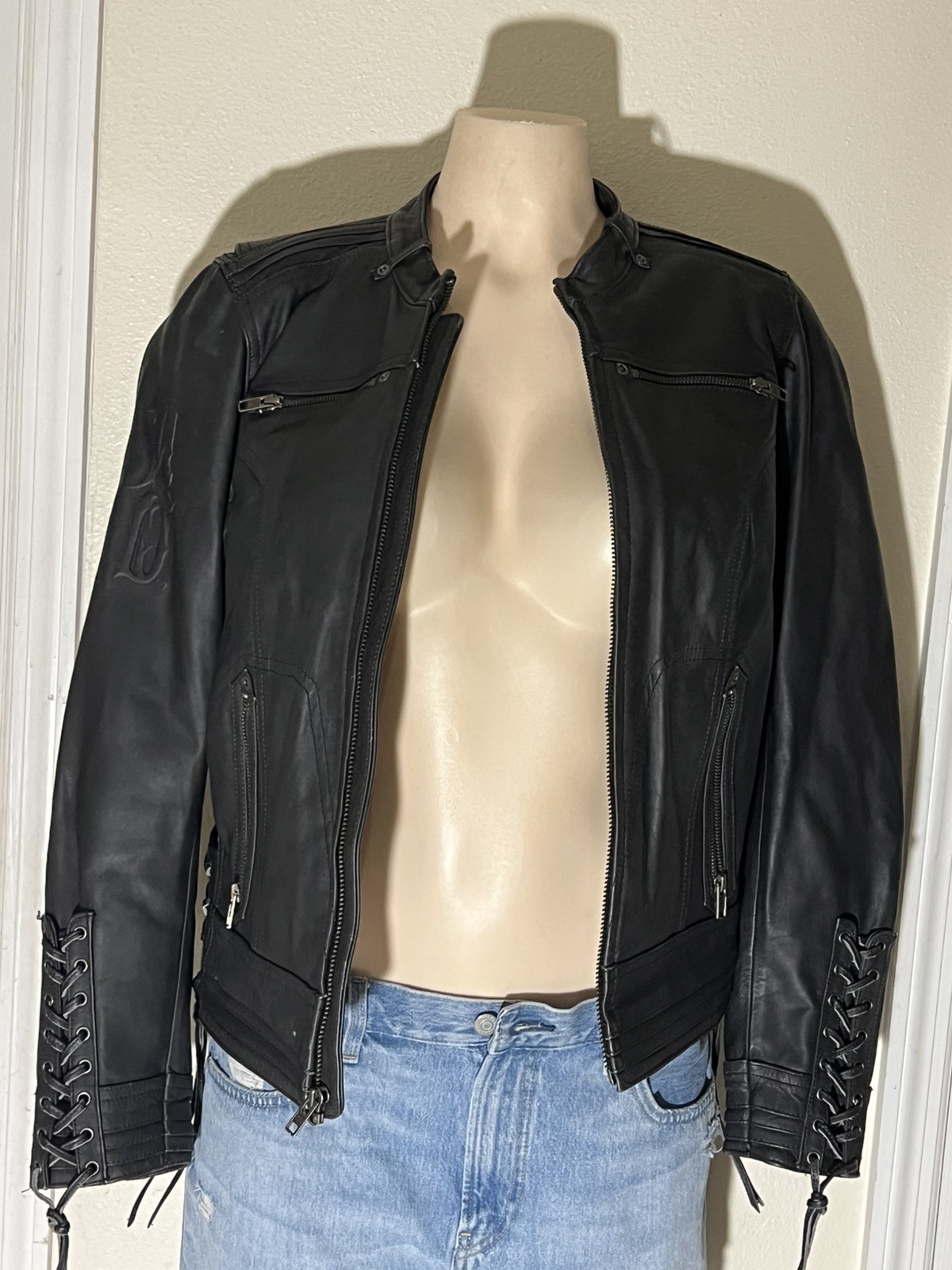 Harley Davidson 2012 RN 103819 CA 03402 Black Leather Jacket - Women’s Medium Harley Davidson 2012 RN 103819 CA 03402 Black Leather Jacket - Women’s Medium