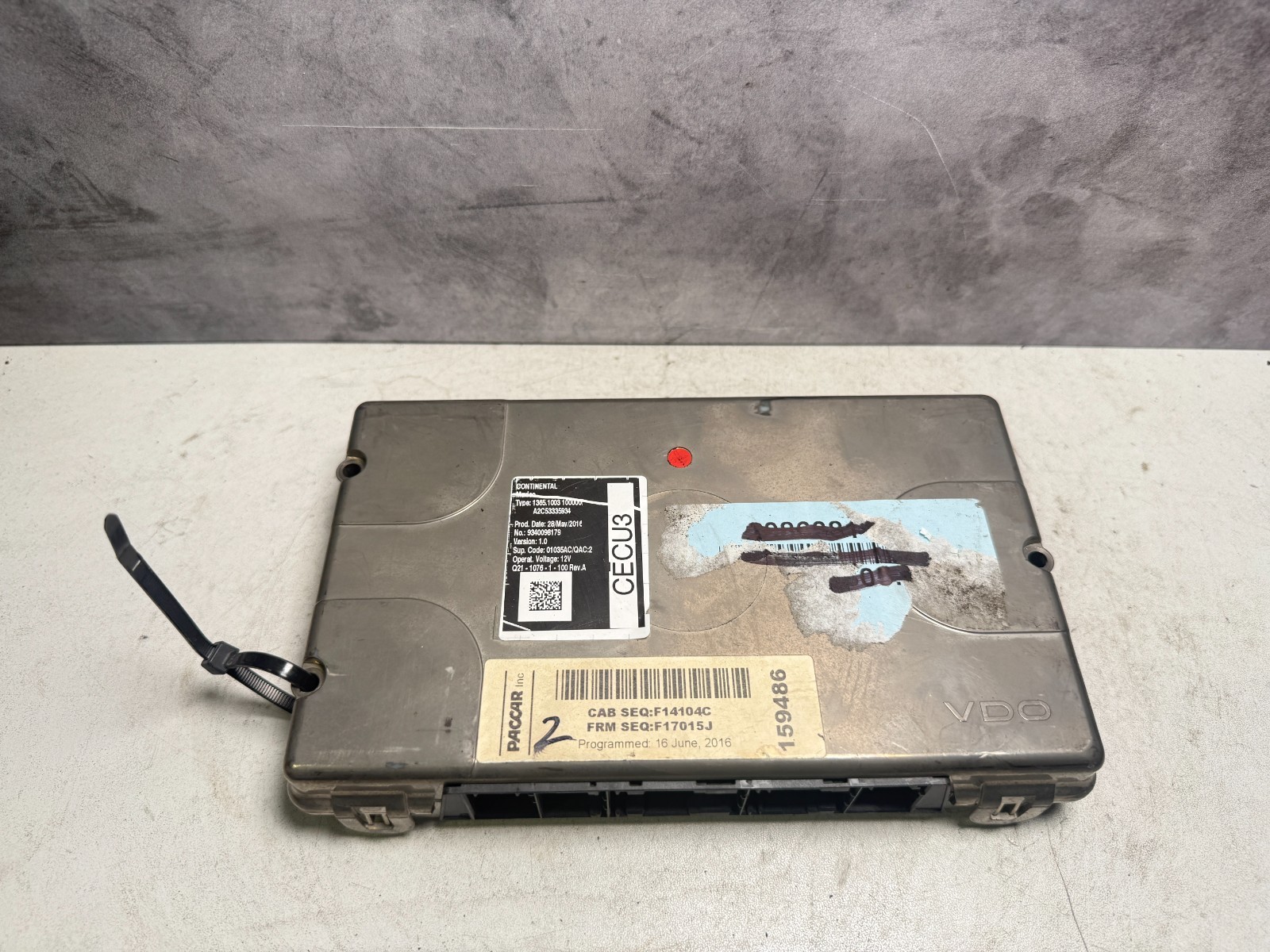 2018 Peterbilt PACCAR Cab Control Module CECU3 OEM PN: A2C53335934 2018 Peterbilt PACCAR Cab Control Module CECU3 OEM PN: A2C53335934