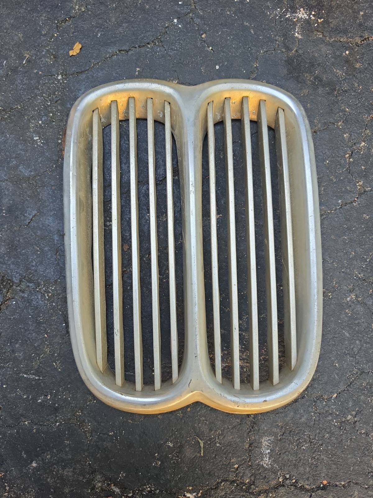 BMW E3 E9 2800 3.0CS 3.0CSi Bavaria 10 Slat Rib FRONT Center Grill Grille