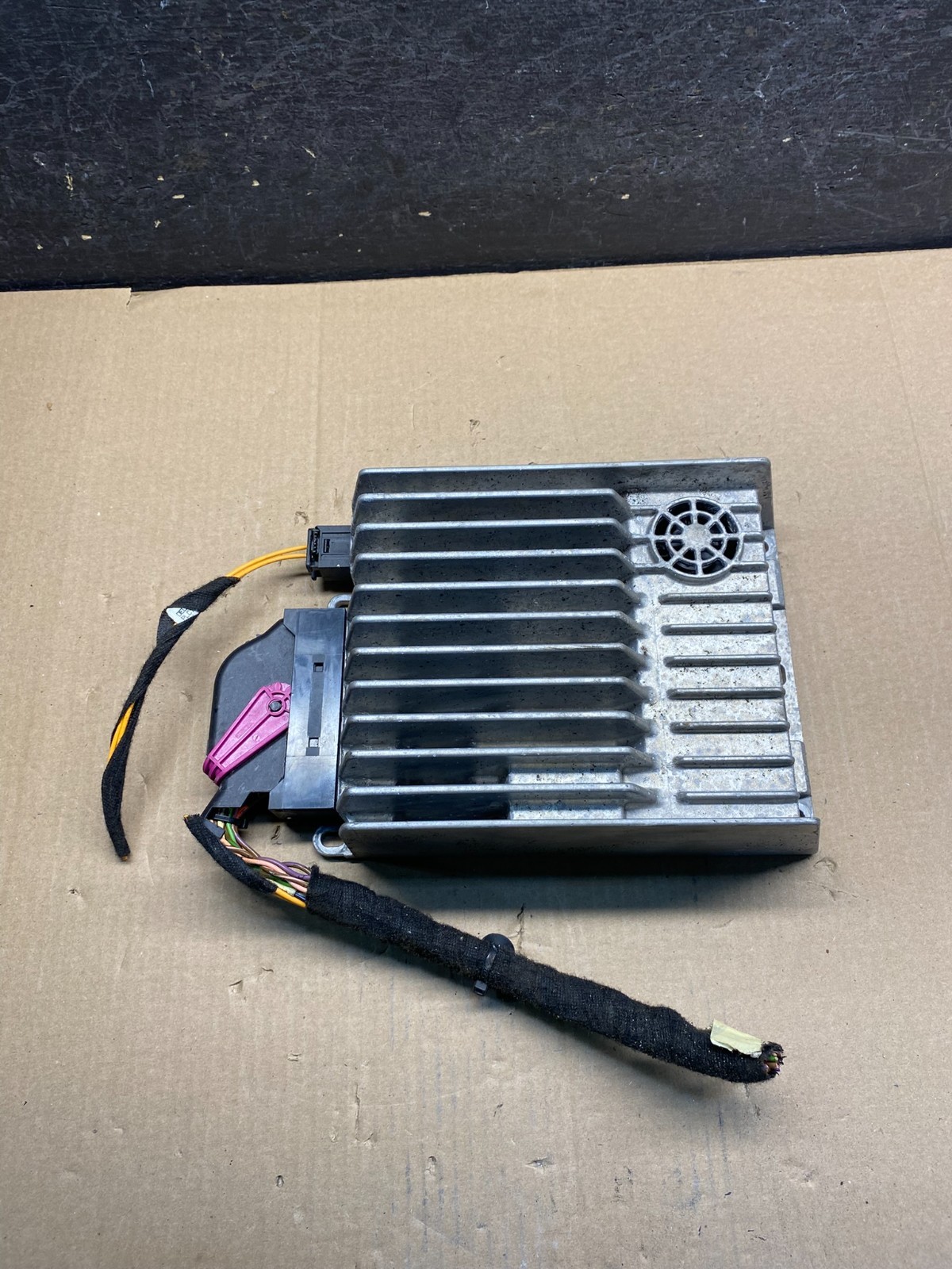 2008-2012 Mercedes W204 C300 C350 CLS550 Radio Harman Becker Amplifier AH4699 DG