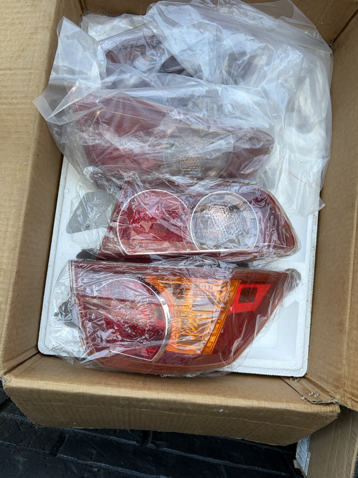 2008-2015 MITSUBISHI LANCER EVOLUTION 10 EVO X OEM TAIL LIGHTS SET OEM USED 2008-2015 MITSUBISHI LANCER EVOLUTION 10 EVO X OEM TAIL LIGHTS SET OEM USED