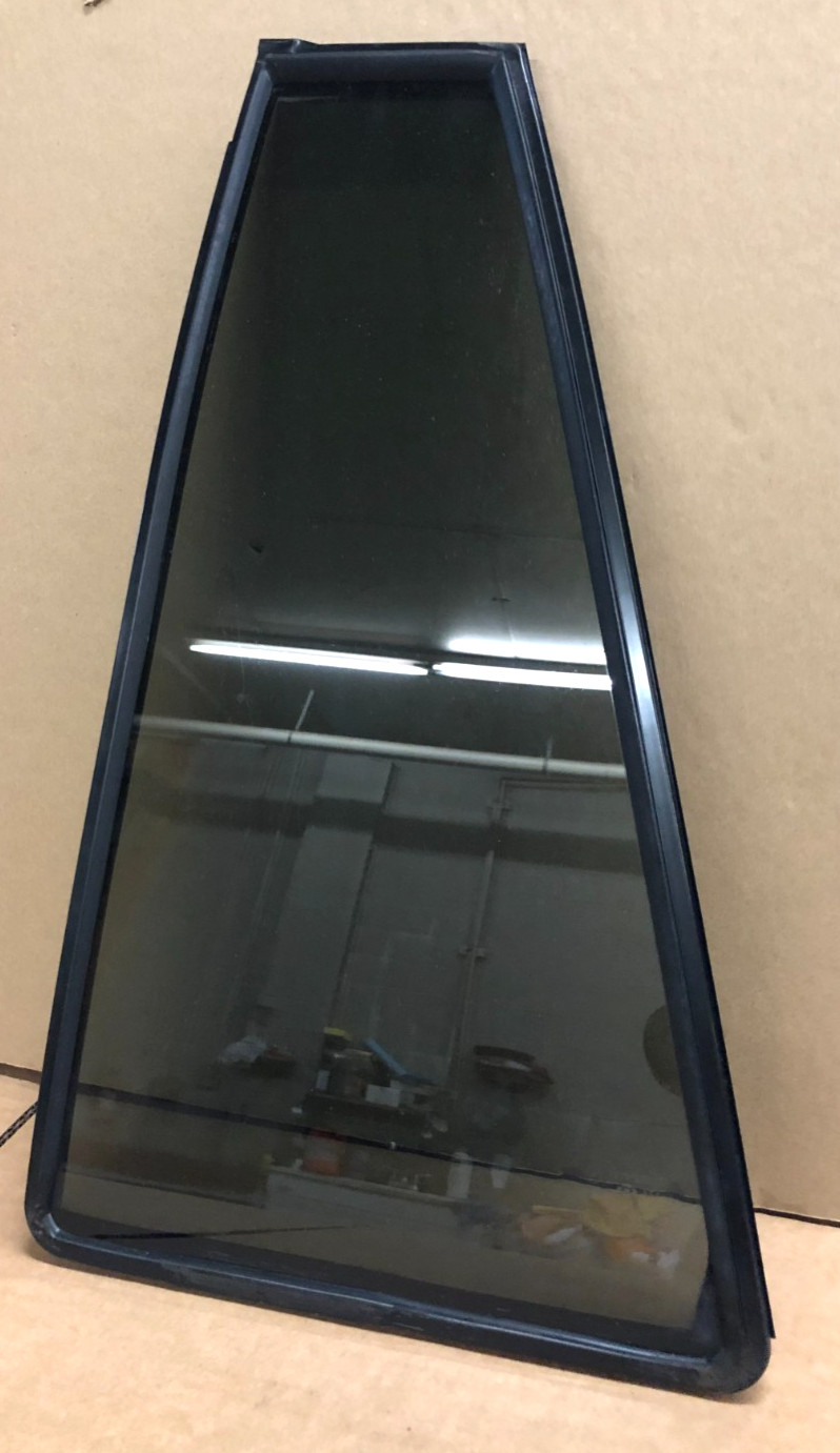 2003 suzuki xl7 door vent window glass ( driver left rear ) 2003-2006