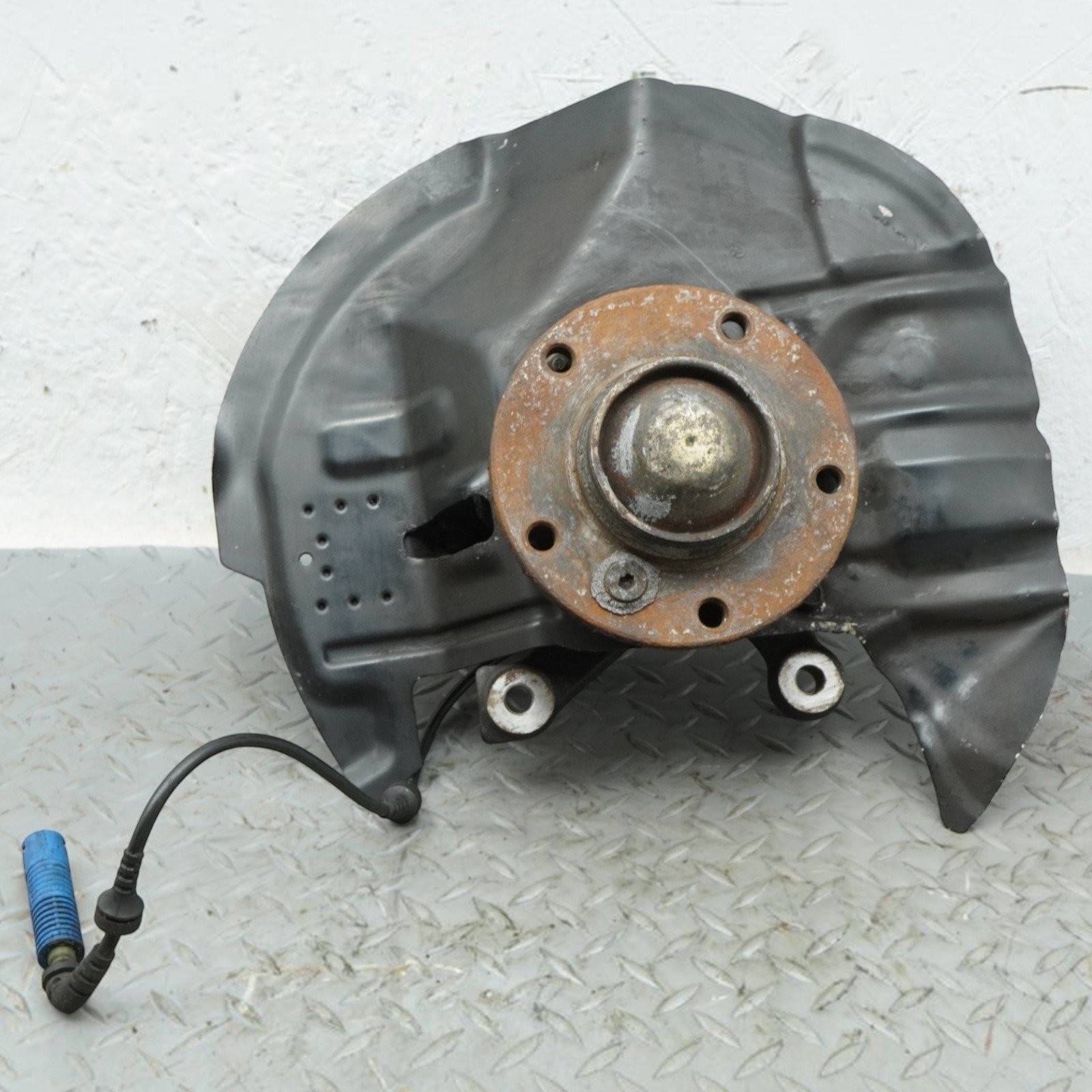 99-06 BMW 320 323 325 328 330 E46 Right Front Spindle Knuckle 31211096430 OEM 99-06 BMW 320 323 325 328 330 E46 Right Front Spindle Knuckle 31211096430 OEM