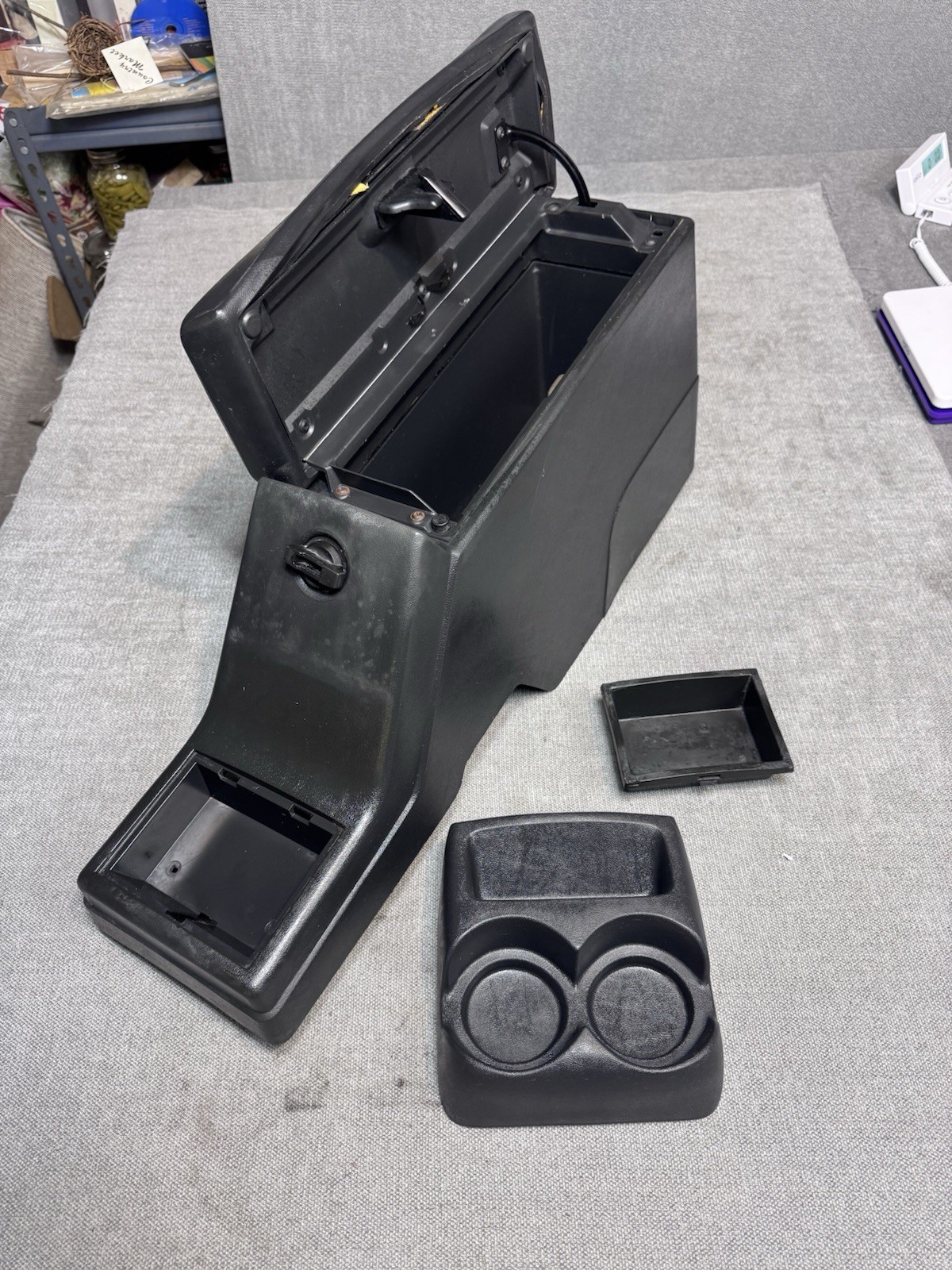 1982-1993 Chevy GMC Jimmy Blazer S10 Bucket Seat Center Console GM OEM Gray 1982-1993 Chevy GMC Jimmy Blazer S10 Bucket Seat Center Console GM OEM Gray