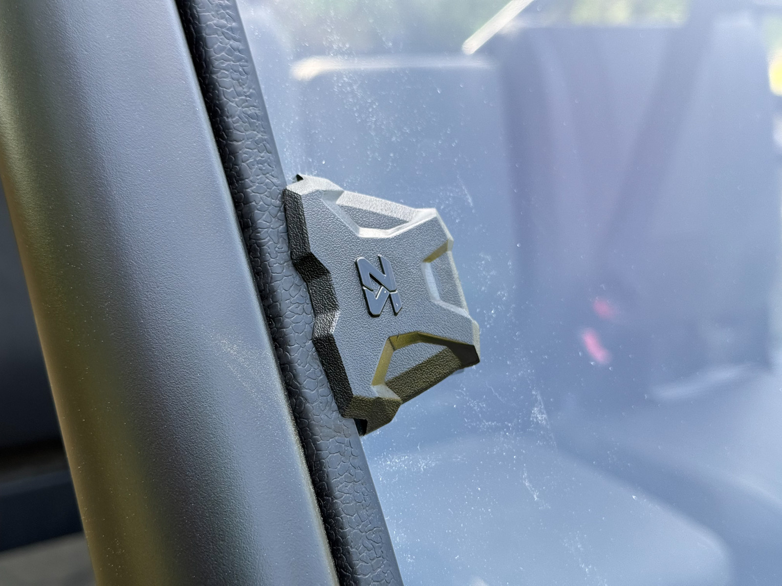 SEIZMIK - Versa Vented Windshield Uv Resistant | 50-55329KIT SEIZMIK - Versa Vented Windshield Uv Resistant | 50-55329KIT