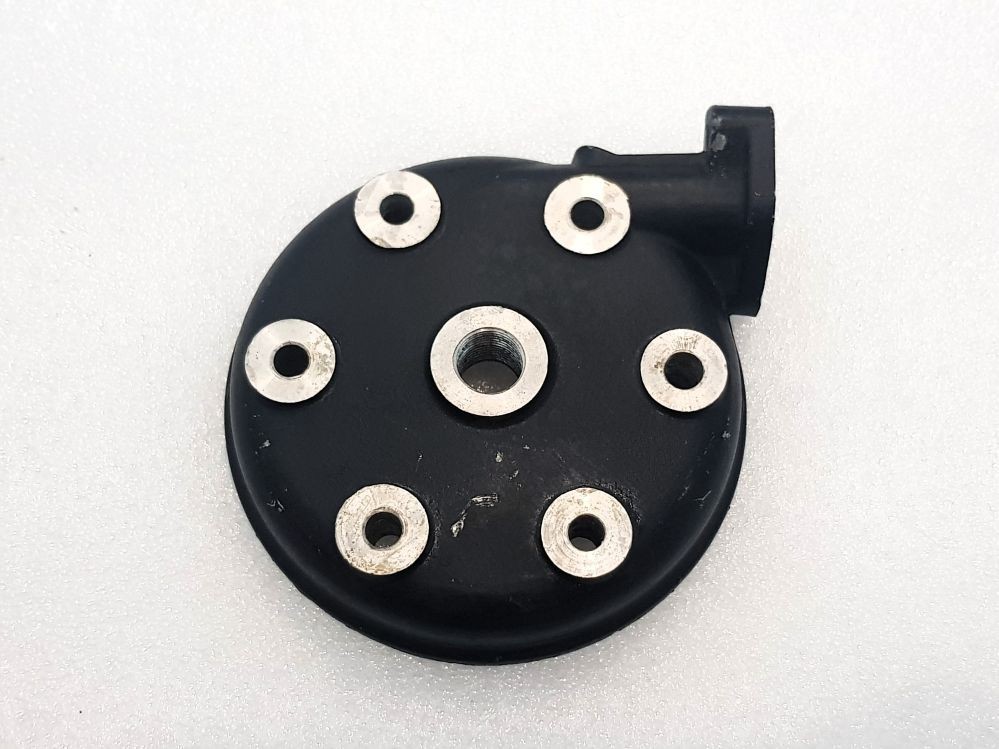 NOS SUZUKI RM 125 RM125 1981 1982 1999 ENGINE MOTOR CYLINDER HEAD  11111-14101