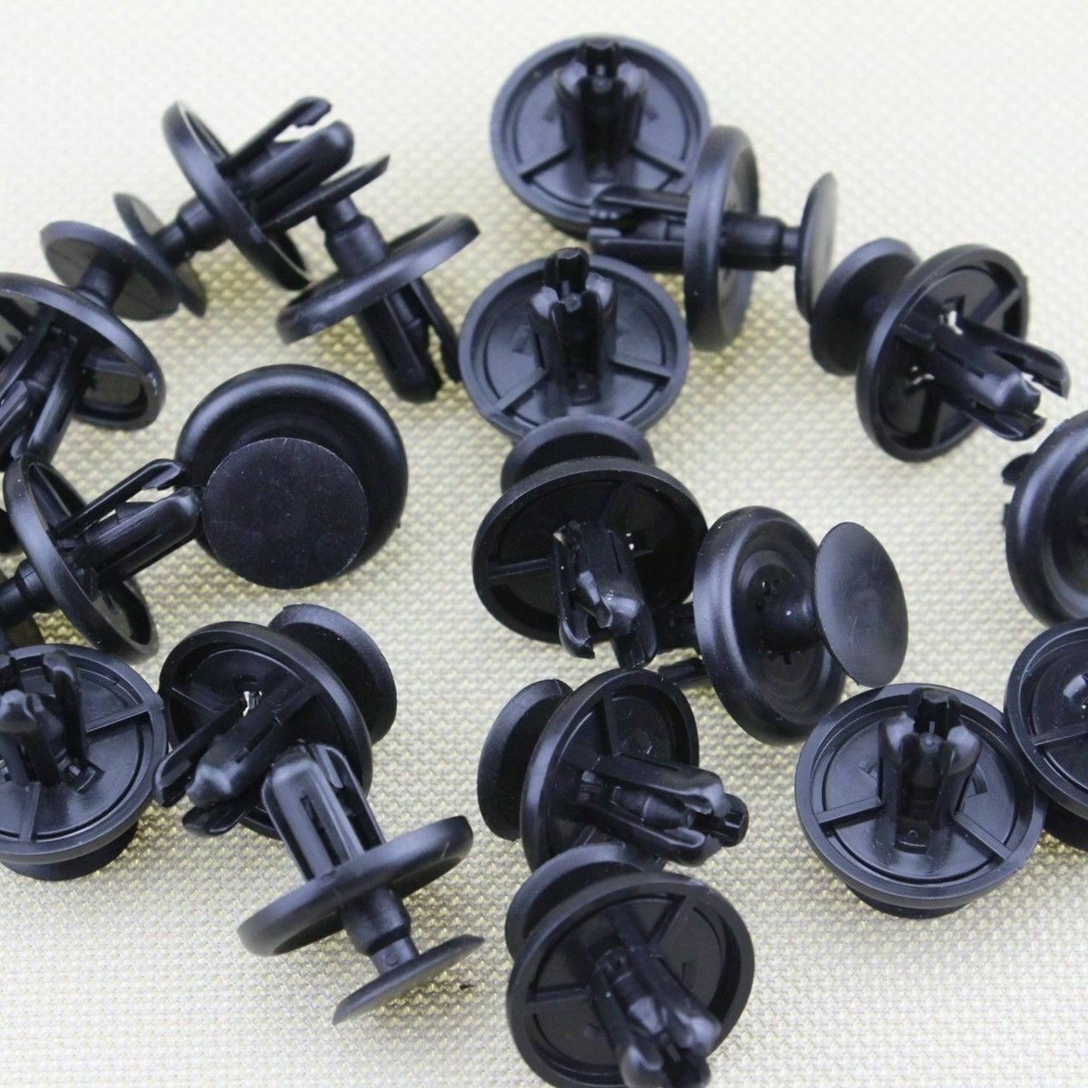 100PCS For Toyota Lexus 90467-07201 Engine Under Cover Push Type Retainer Clips