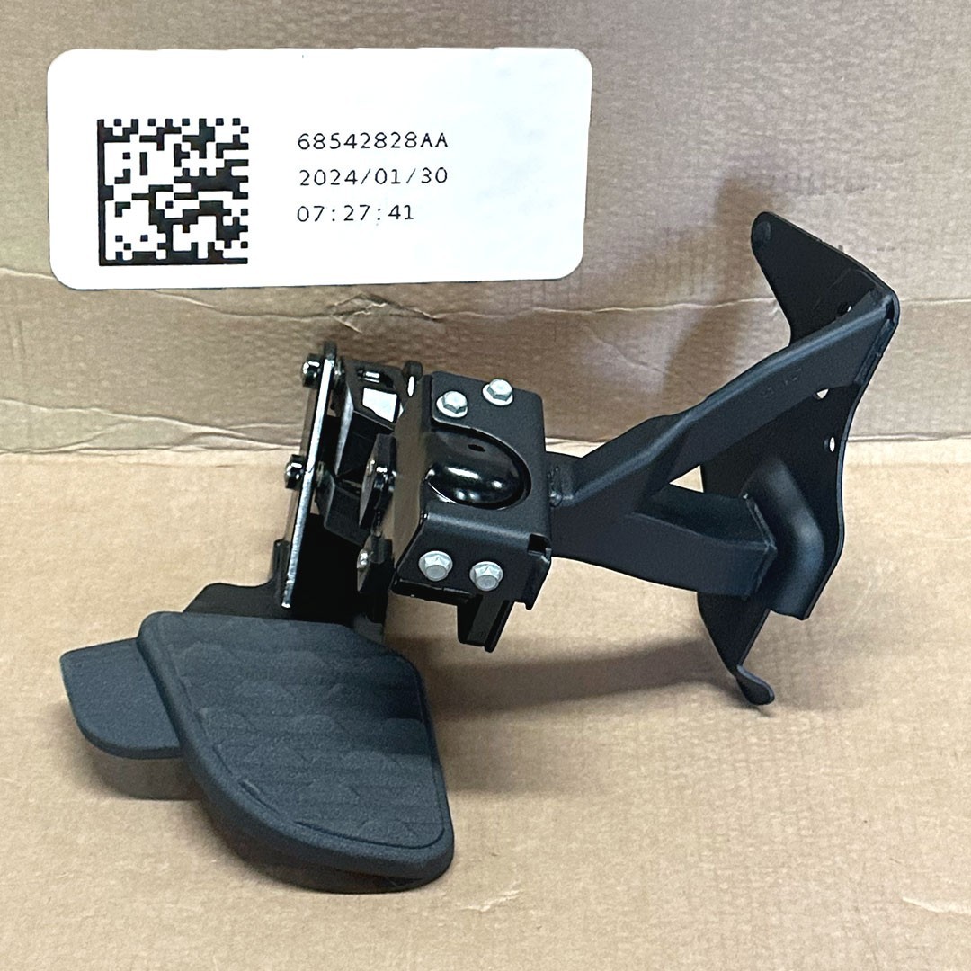 NEW OEM 2021-2025 TRX Bumper Step - 82216278AC / 68542828AA NEW OEM 2021-2025 TRX Bumper Step - 82216278AC / 68542828AA