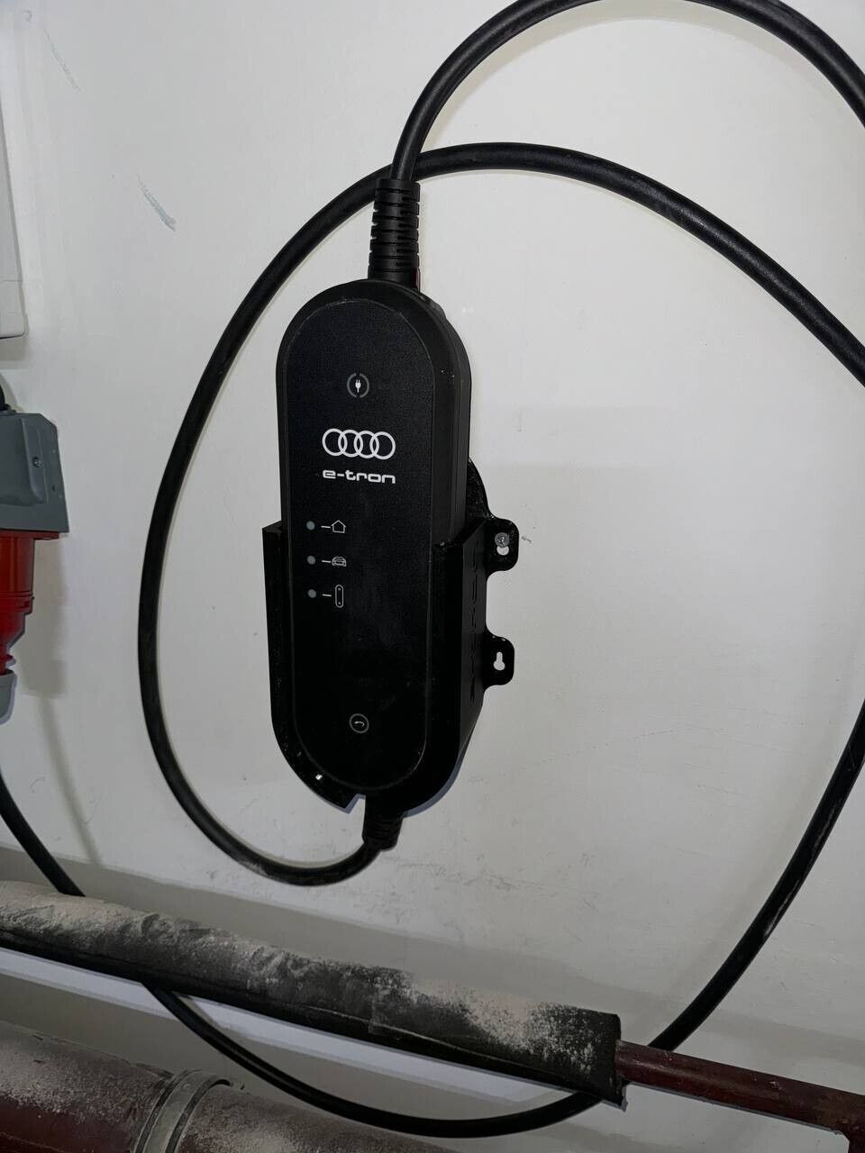 Audi E-tron wall mount