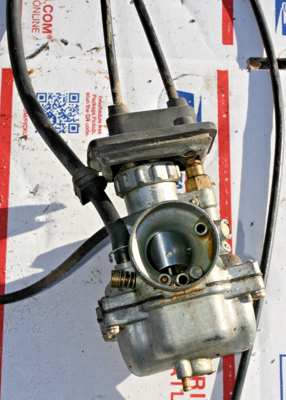 1964 YAMAHA Y21 125cc OEM CARBURETOR W/CABLES /VIN # Y21-154376 1964 YAMAHA Y21 125cc OEM CARBURETOR W/CABLES /VIN # Y21-154376