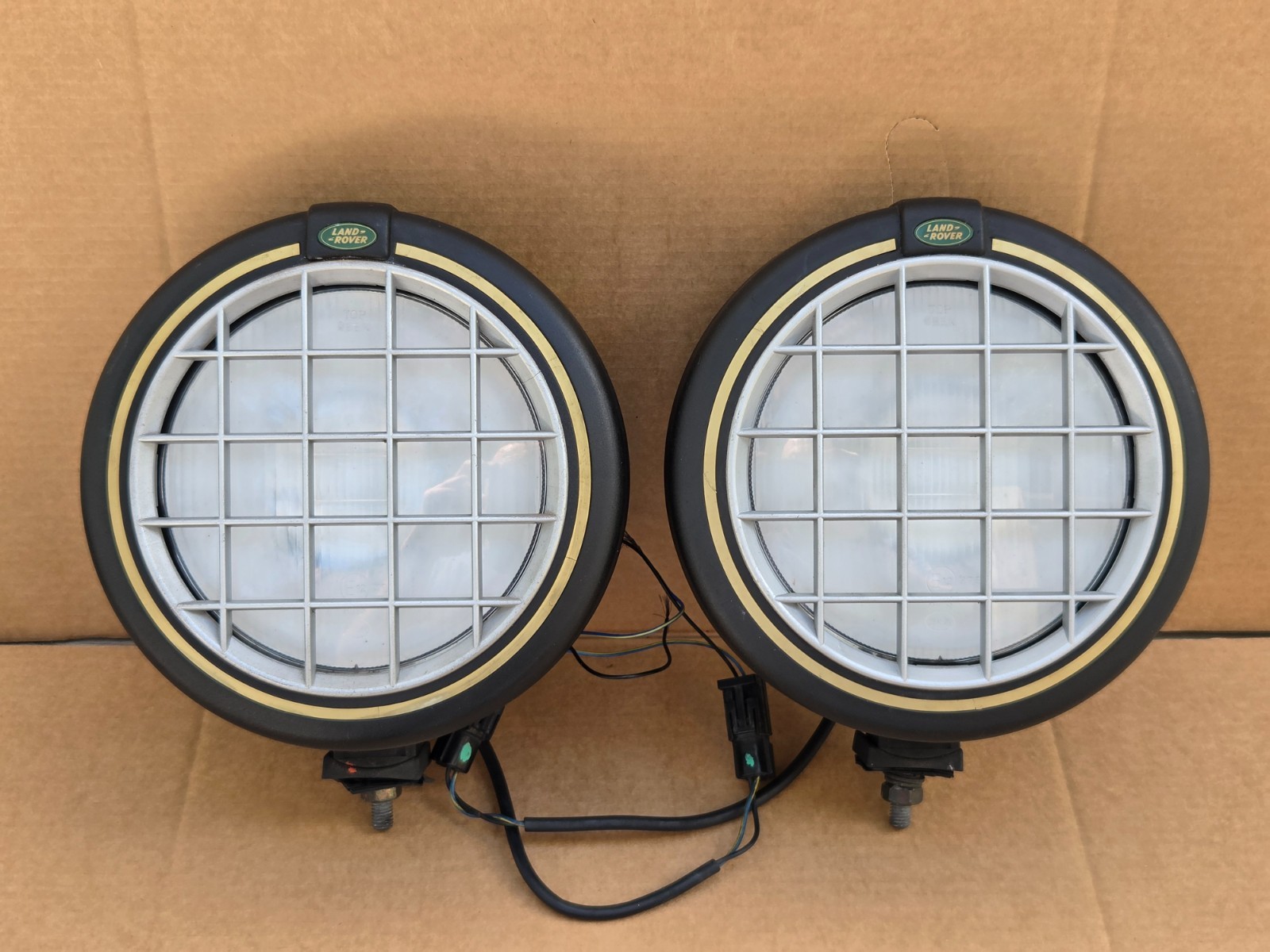 94-04 LAND ROVER DISCOVERY I & II RANGE ROVER 9IN SAFARI FOG LIGHTS LAMPS SET