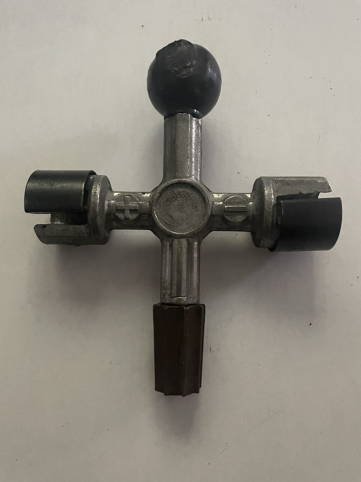 VTG GIC Battery Terminal Cleaning Tool Made In Taiwan VTG GIC Battery Terminal Cleaning Tool Made In Taiwan