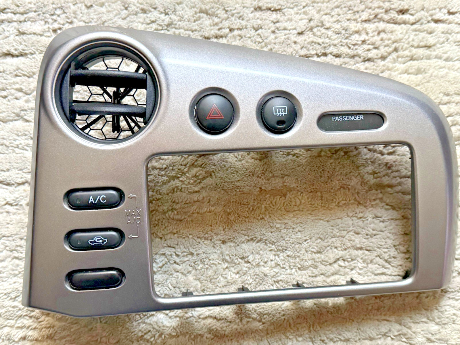 🔥2003-2008 Toyota MATRIX / Pontiac VIBE Center Dash Radio Bezel Trim Silver B26