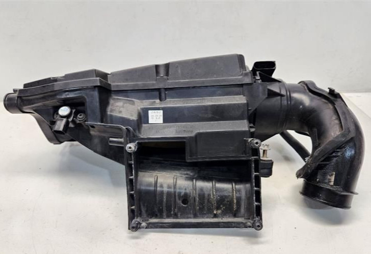 2003-2005 Mercedes C-Class Air Intake Filter Box OEM Warranty Working Unit