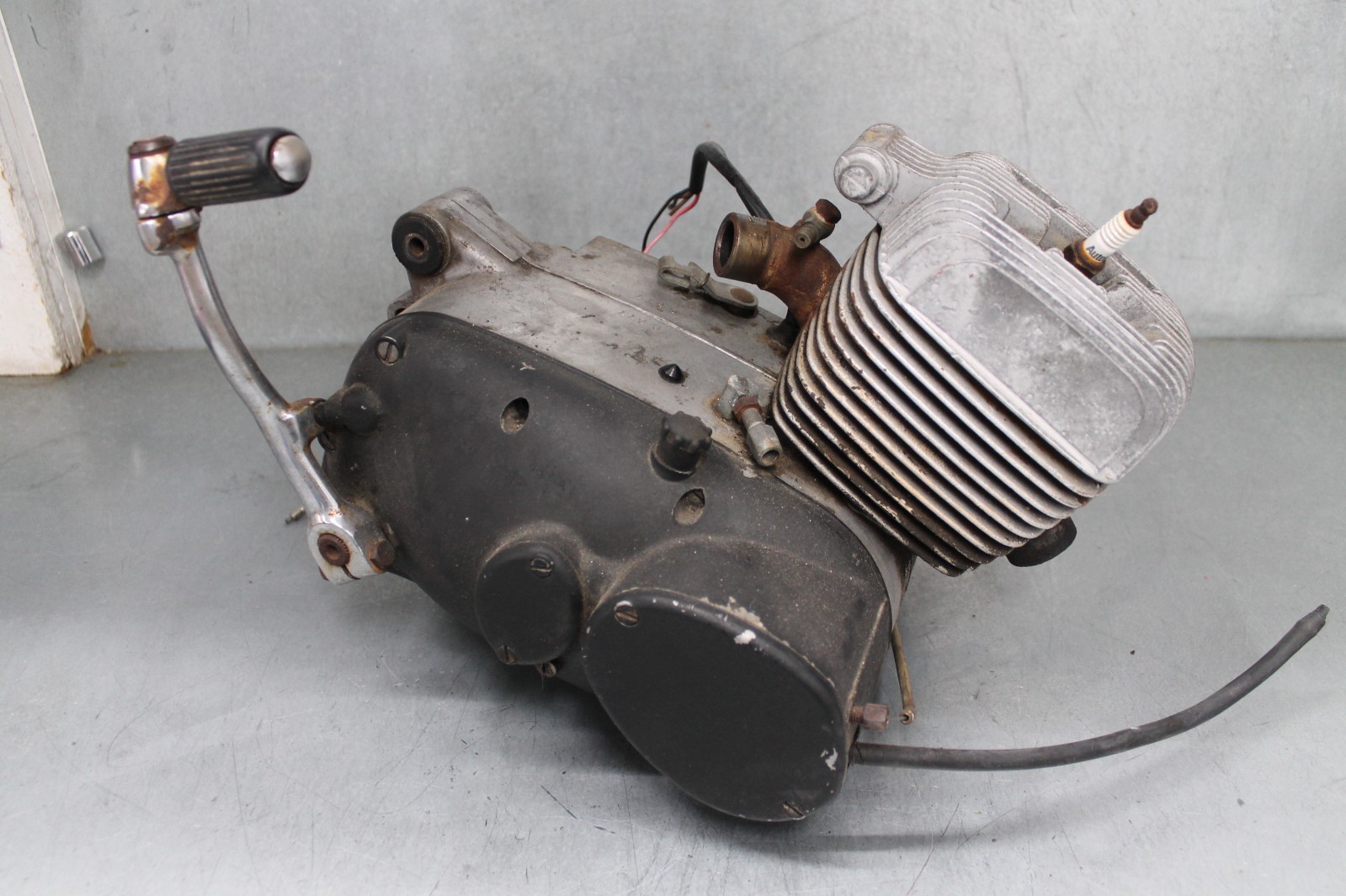 1973-1975 Harley-Davidson  Aermacchi Z90 AMF engine turns over good compression