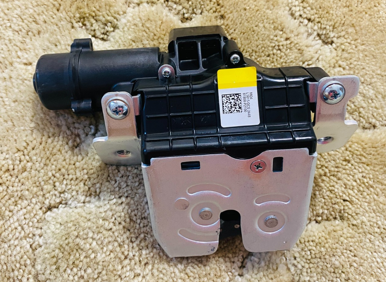 2021-2025 GENUINE OEM Kia  sorento Trunk Lock Actuator Motor Latch 81800P2100