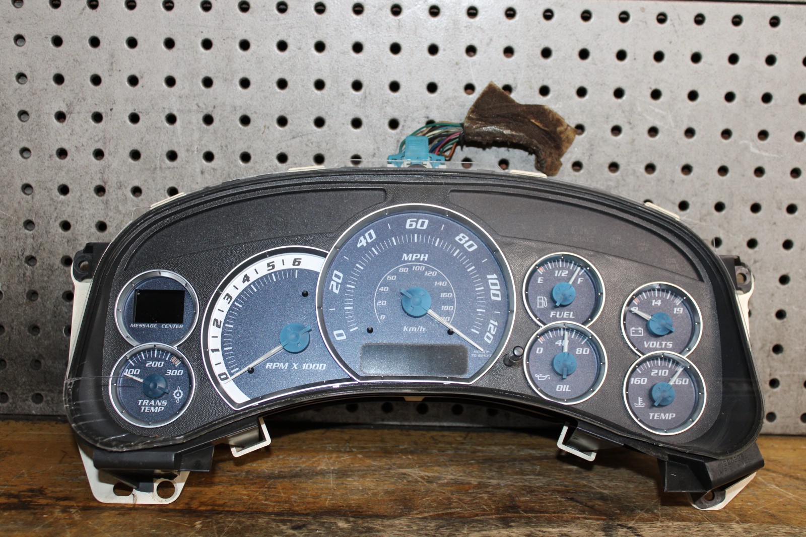 2002 OEM Cadillac Escalade Speedo Instrumental Gauge Cluster Unit