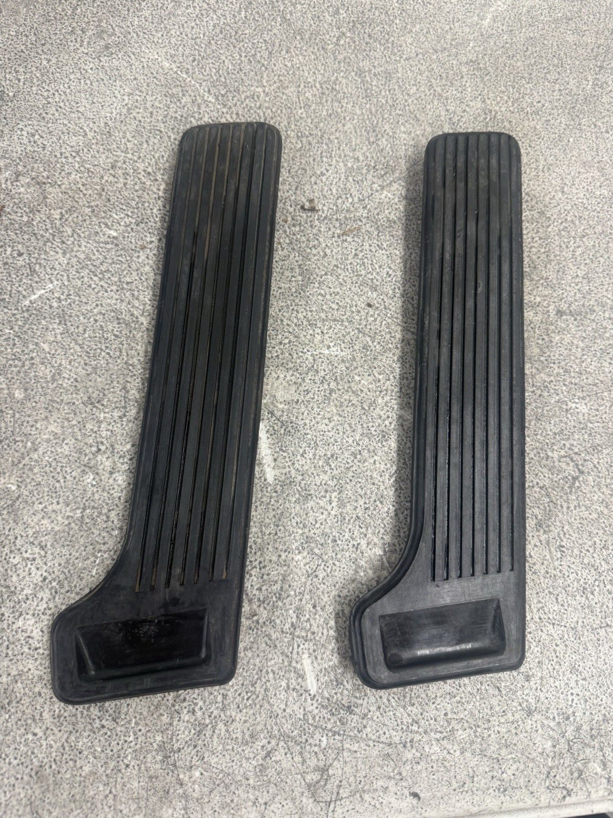 Nos Gas Pedal Pad #569537 Oldsmobile 88 & 98 1957/1958