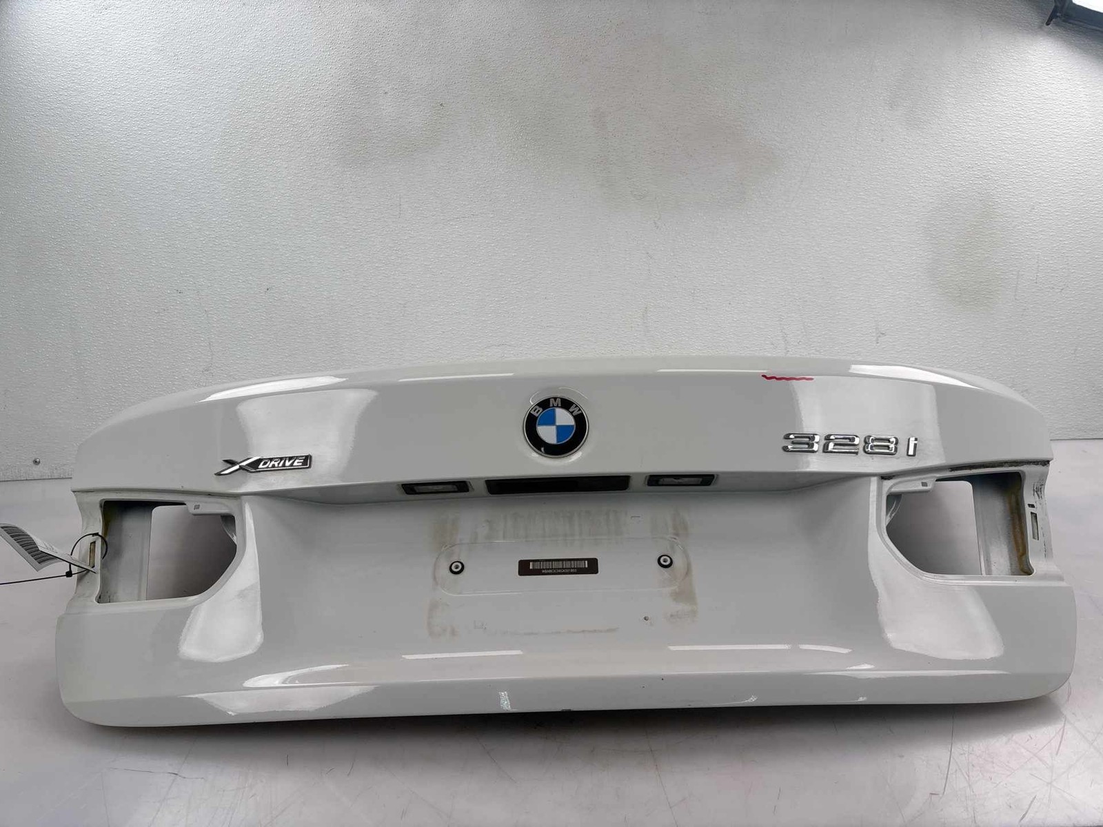 2012-2018 BMW 328i 320i 330i F30 F80 Rear Trunk Deck Lid Shell Panel White OEM 2012-2018 BMW 328i 320i 330i F30 F80 Rear Trunk Deck Lid Shell Panel White OEM