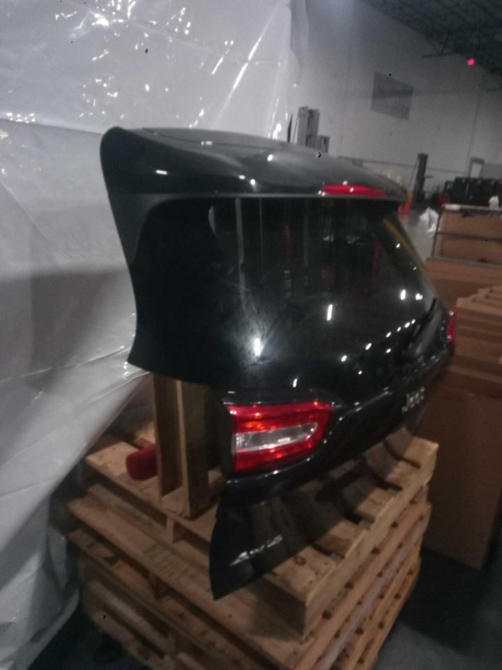 Trunk/Hatch/Tailgate With Rear View Camera Fits 14-18 CHEROKEE 812698 Trunk/Hatch/Tailgate With Rear View Camera Fits 14-18 CHEROKEE 812698