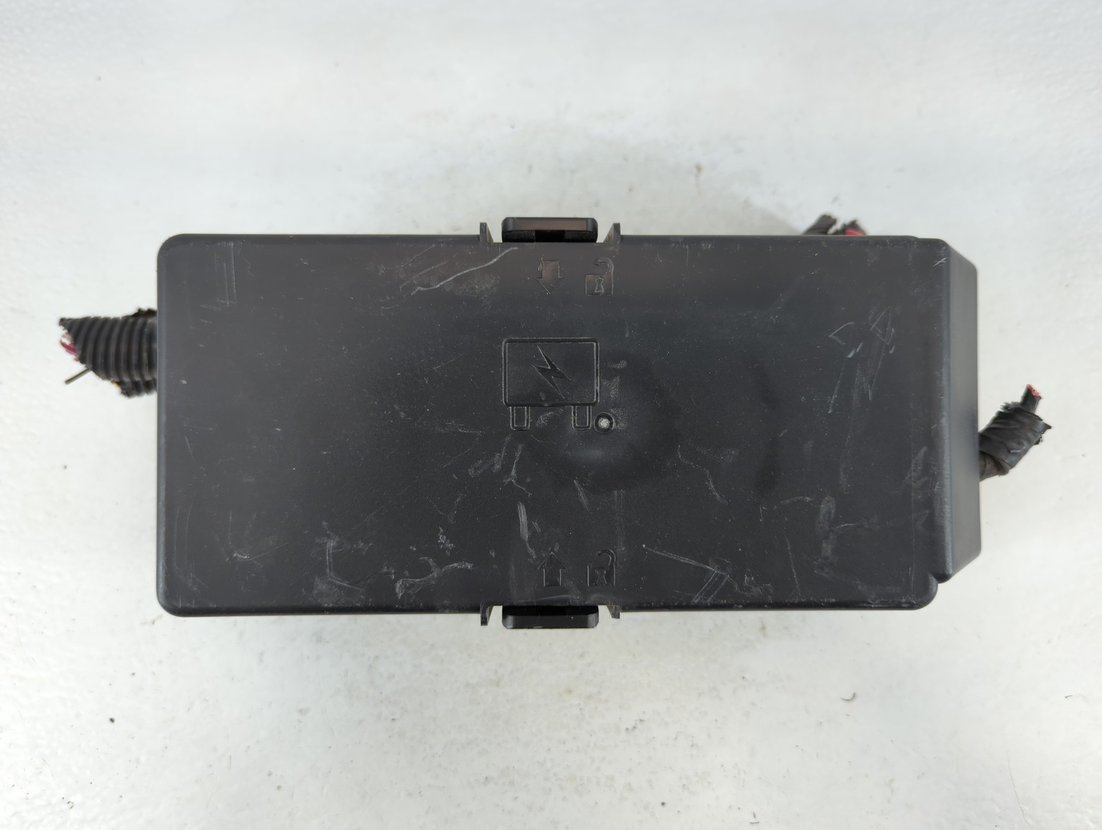 2009-2012 Chevrolet Malibu Fusebox Fuse Box Relay Module 20822695 01 VXYC9 2009-2012 Chevrolet Malibu Fusebox Fuse Box Relay Module 20822695 01 VXYC9