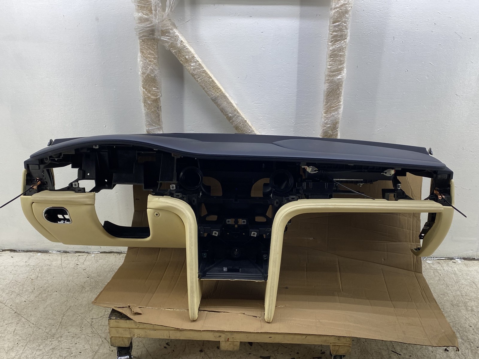 2010-2020 BENTLEY MULSANNE FRONT DASHBOARD INSTRUMENT PANEL BEIGE W/BLUE LEATHER