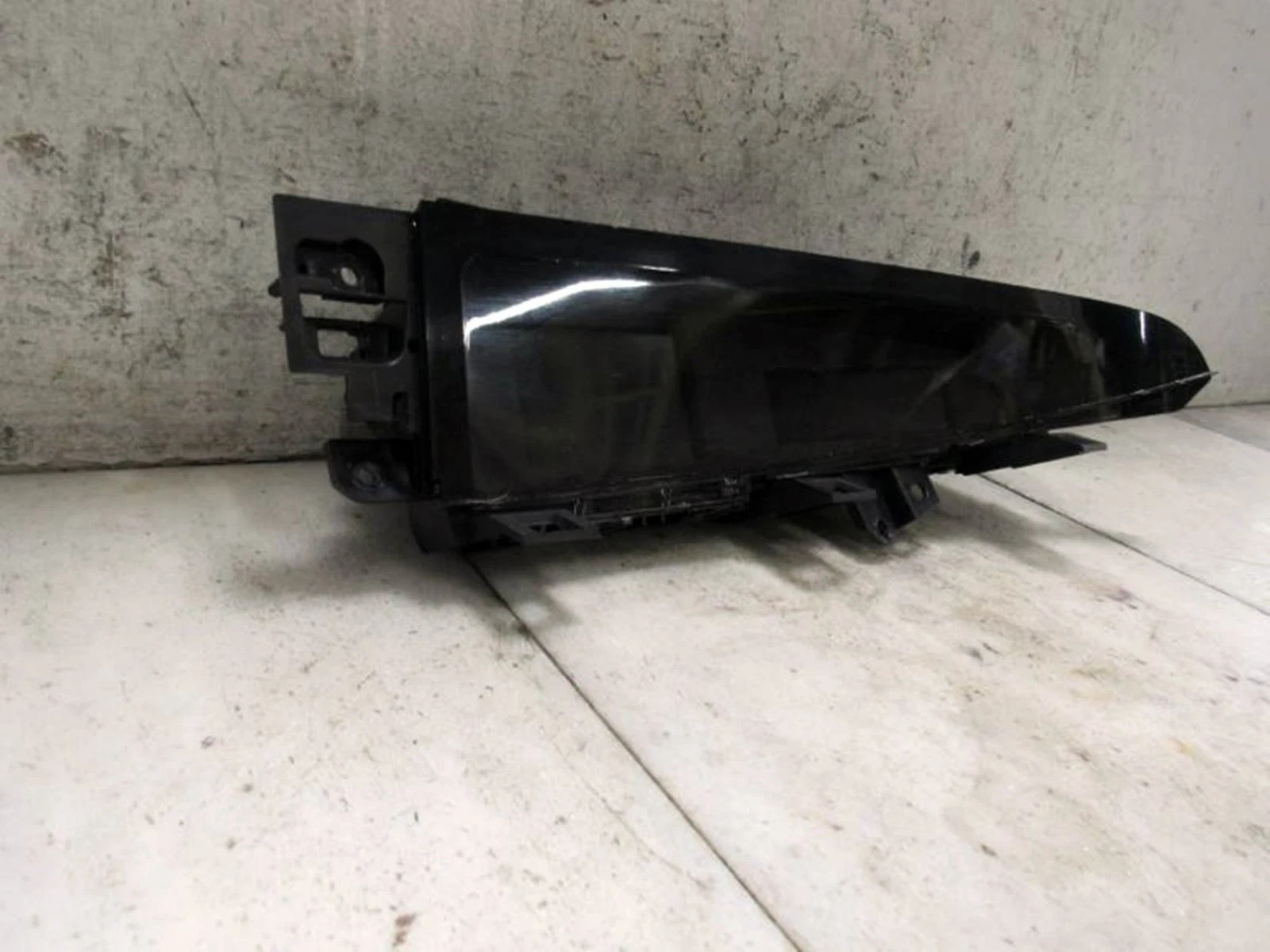 2010-2011 Mazda 3 Upper Center Dash GPS TV Radio Information Display Screen OEM
