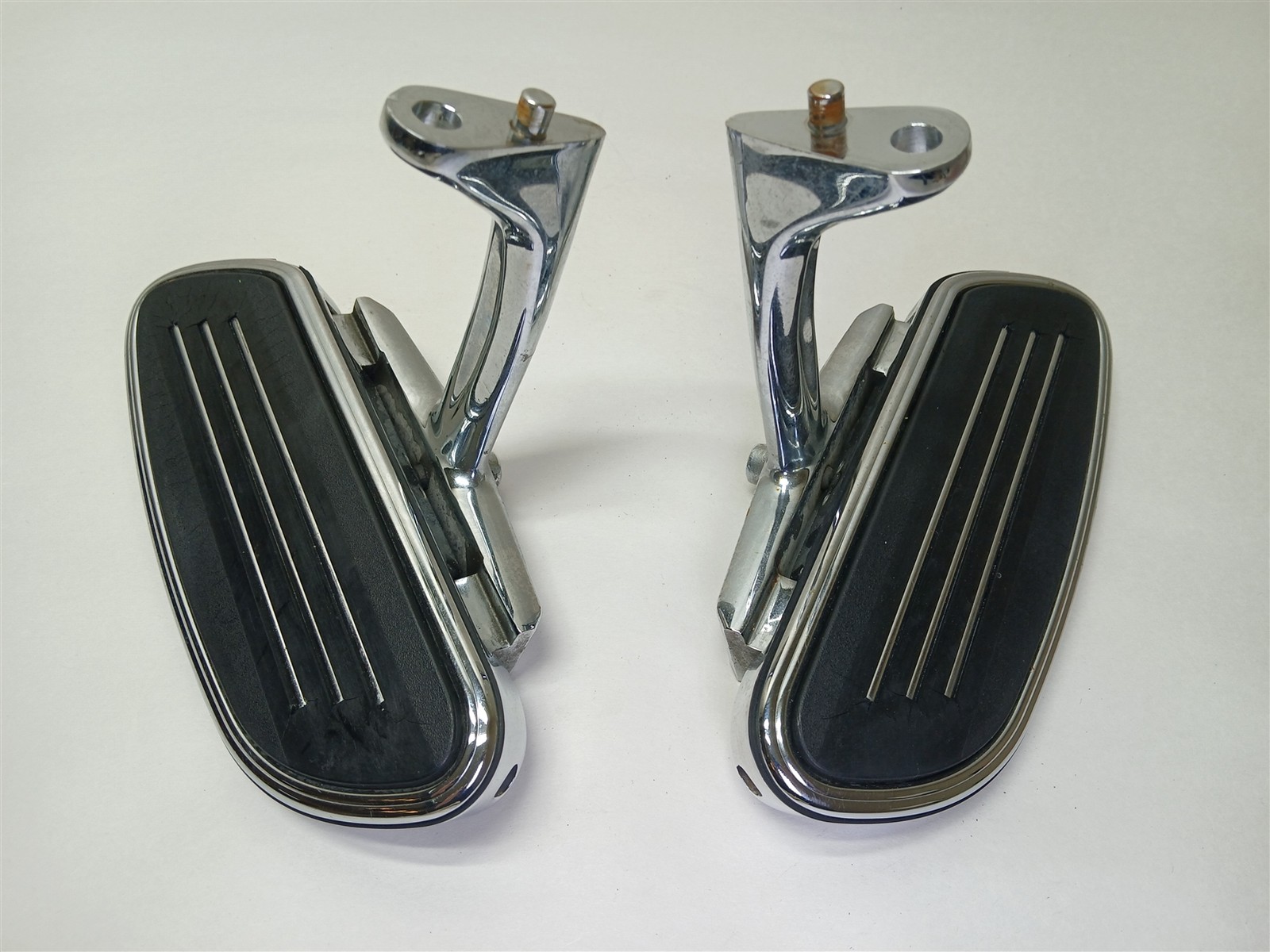 Harley-Davidson 93-16 Touring Passenger Footboard Chrome Streamliner 50378-07B
