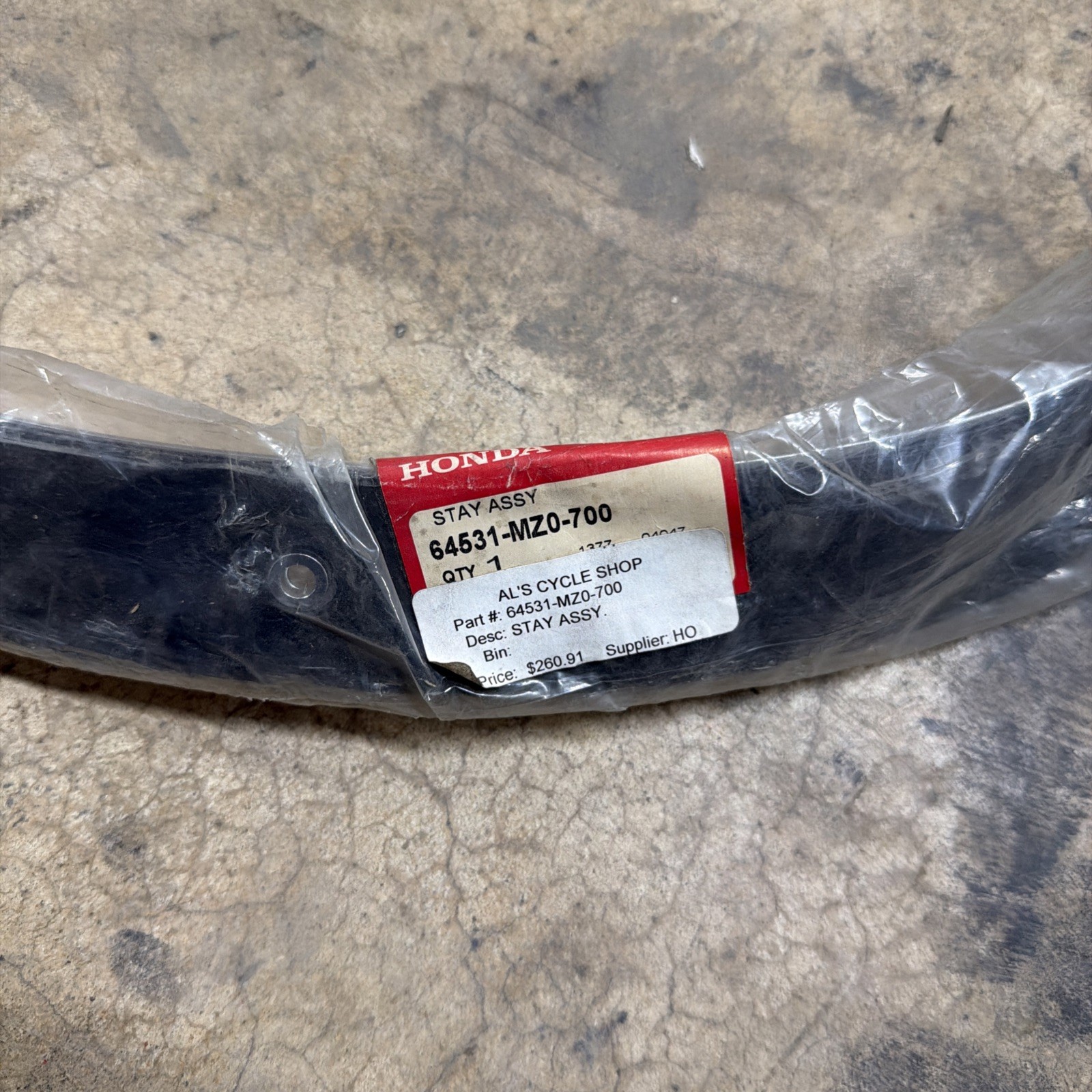 Nos Honda Genuine OEM Stay Assy Motorcycle Replacement Part 64531-MZ0-700 Nos Honda Genuine OEM Stay Assy Motorcycle Replacement Part 64531-MZ0-700