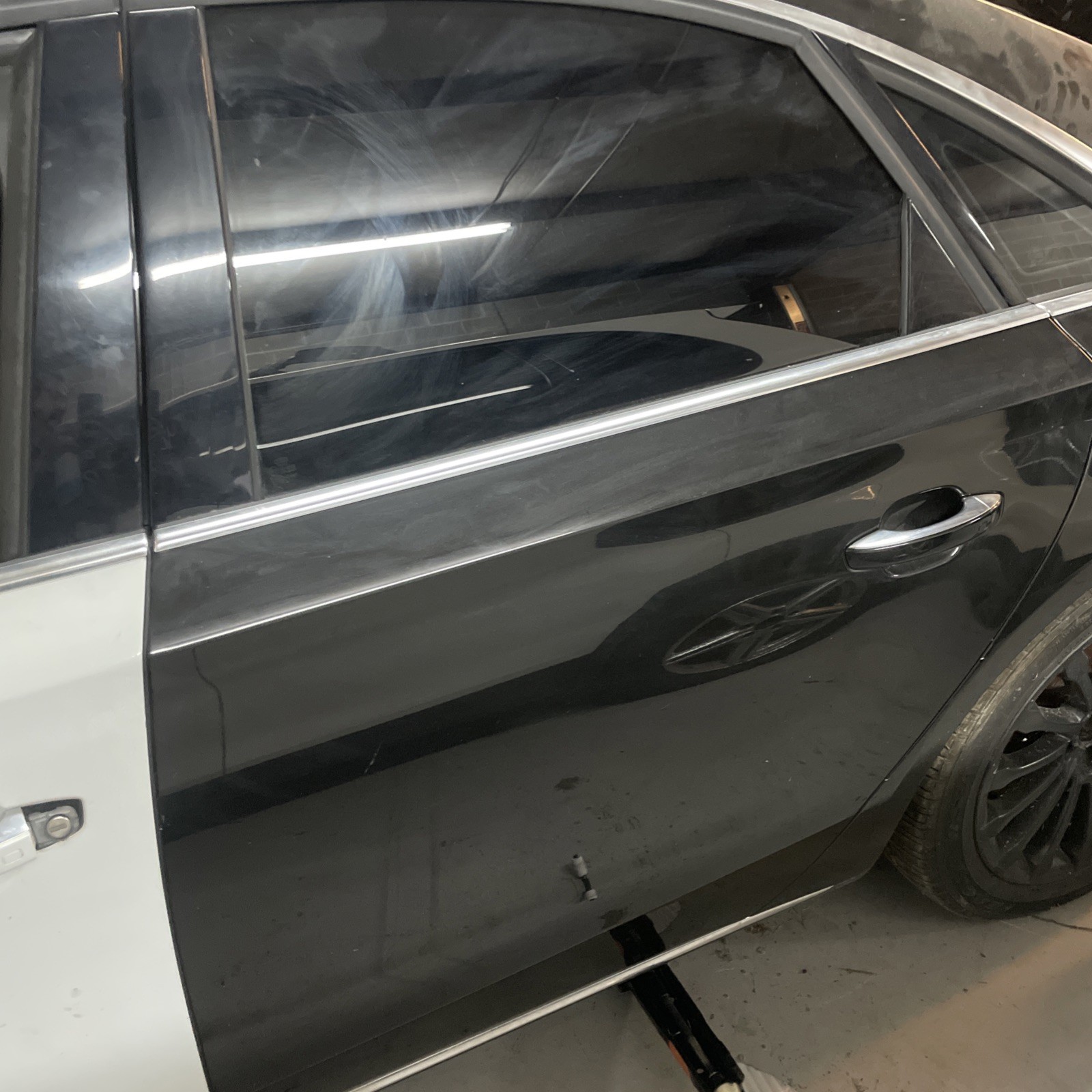 2011 - 2014 AUDI A8 REAR LEFT DRIVER SIDE DOOR ASSEMBLY With panels OEM 2011 - 2014 AUDI A8 REAR LEFT DRIVER SIDE DOOR ASSEMBLY With panels OEM